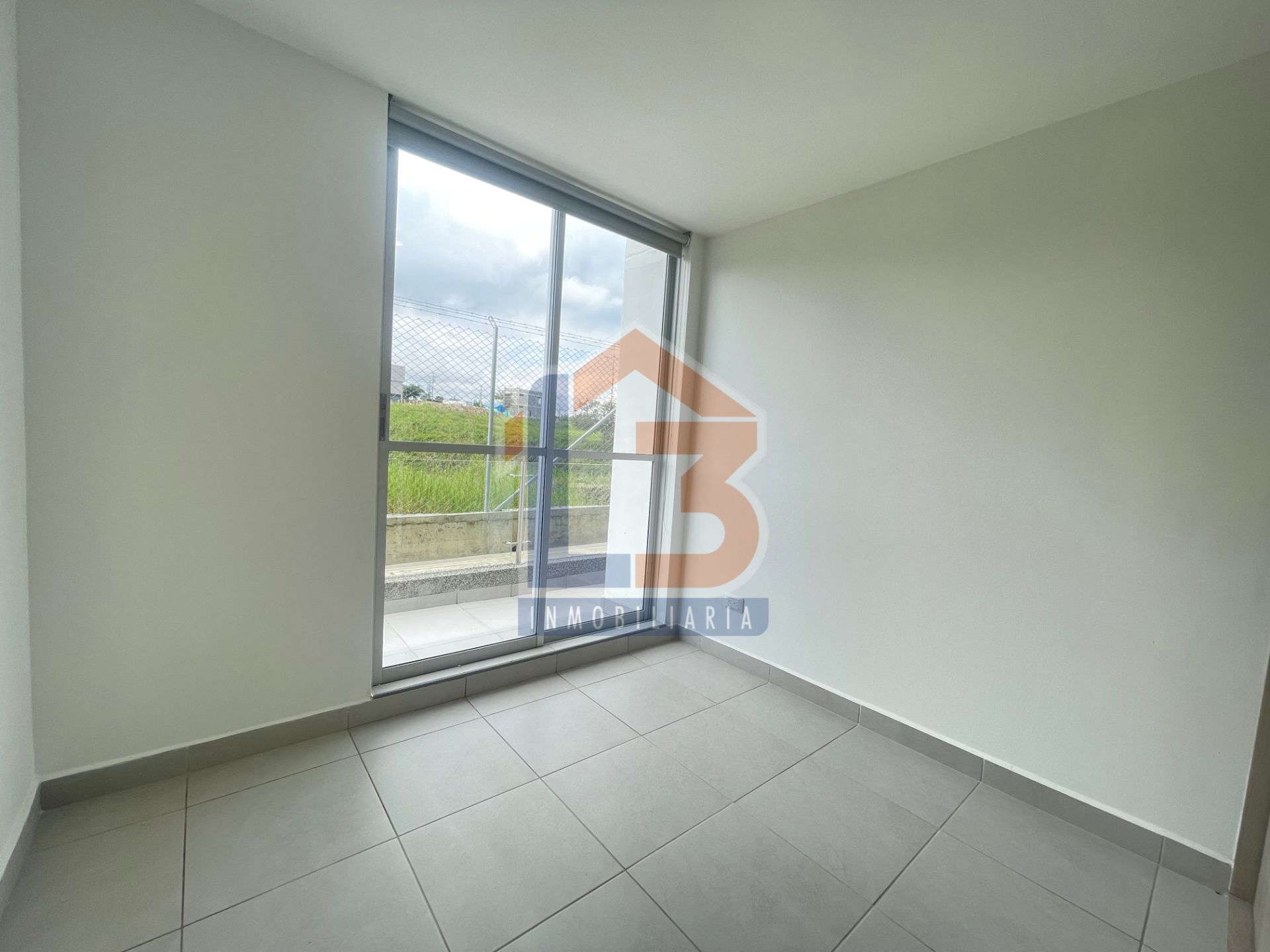 SE VENDE APARTAMENTO AVENIDA CENTENARIO 11..jpg