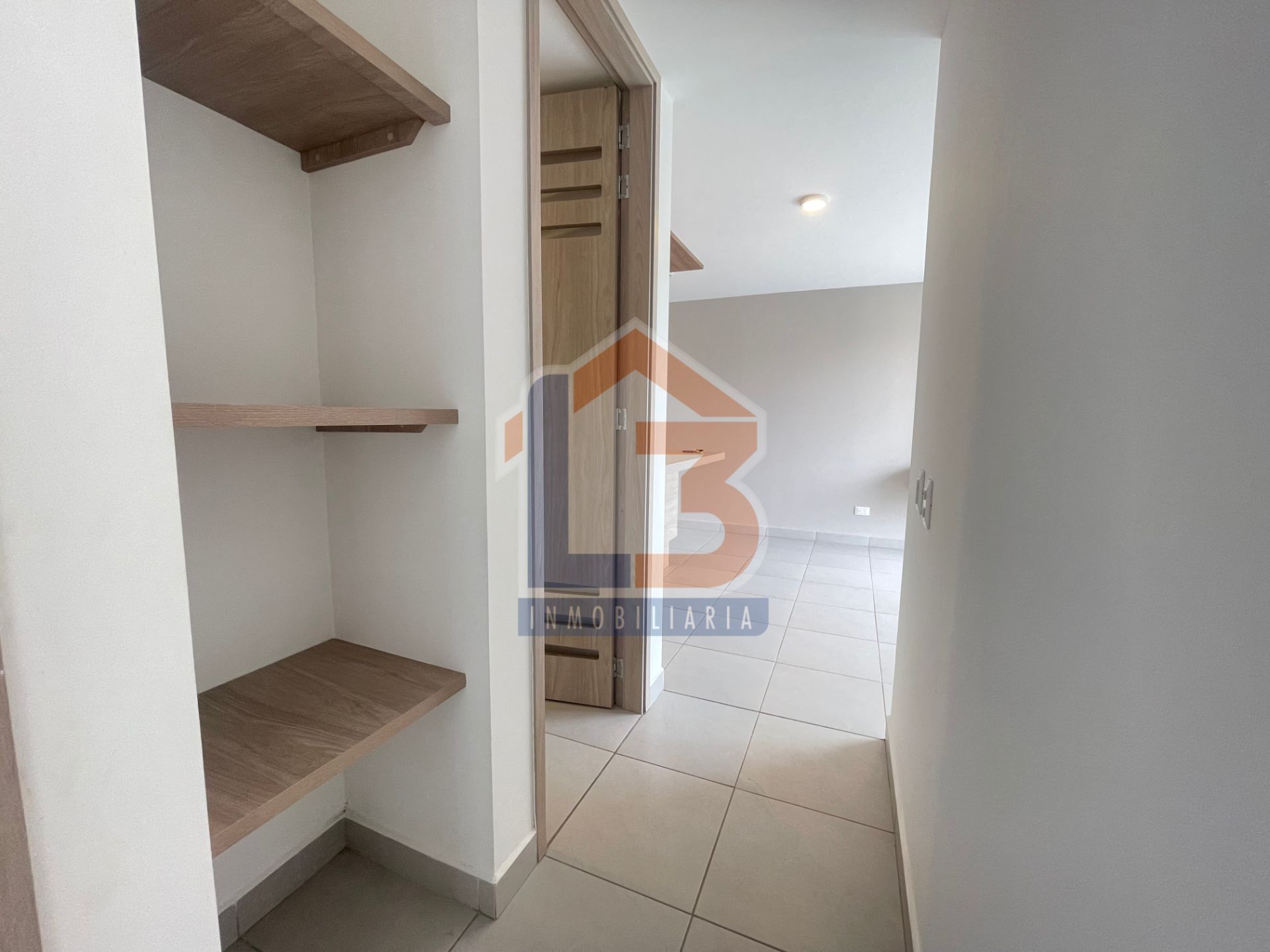 SE VENDE APARTAMENTO AVENIDA CENTENARIO 19..jpg