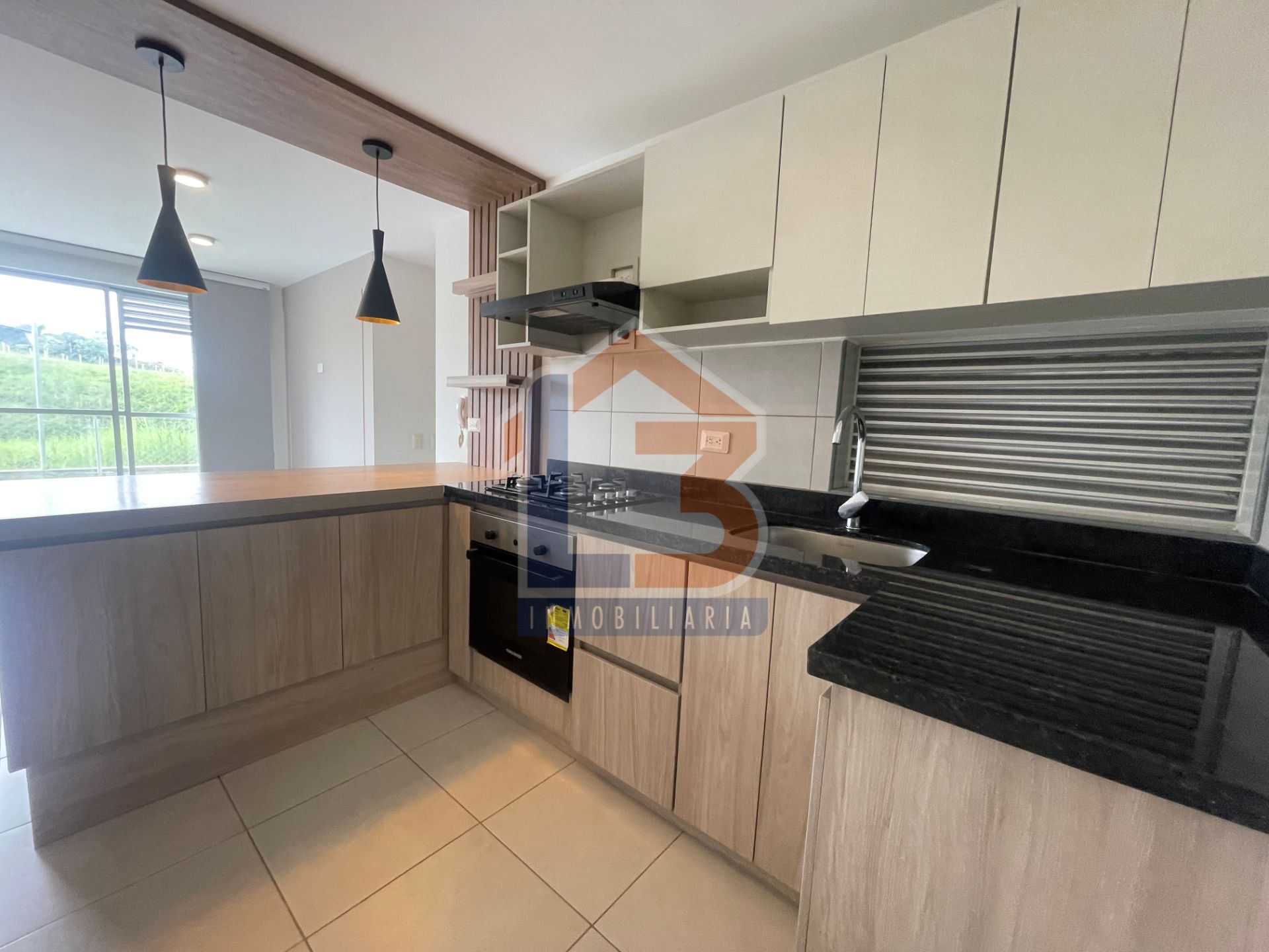 SE VENDE APARTAMENTO AVENIDA CENTENARIO 21..jpg
