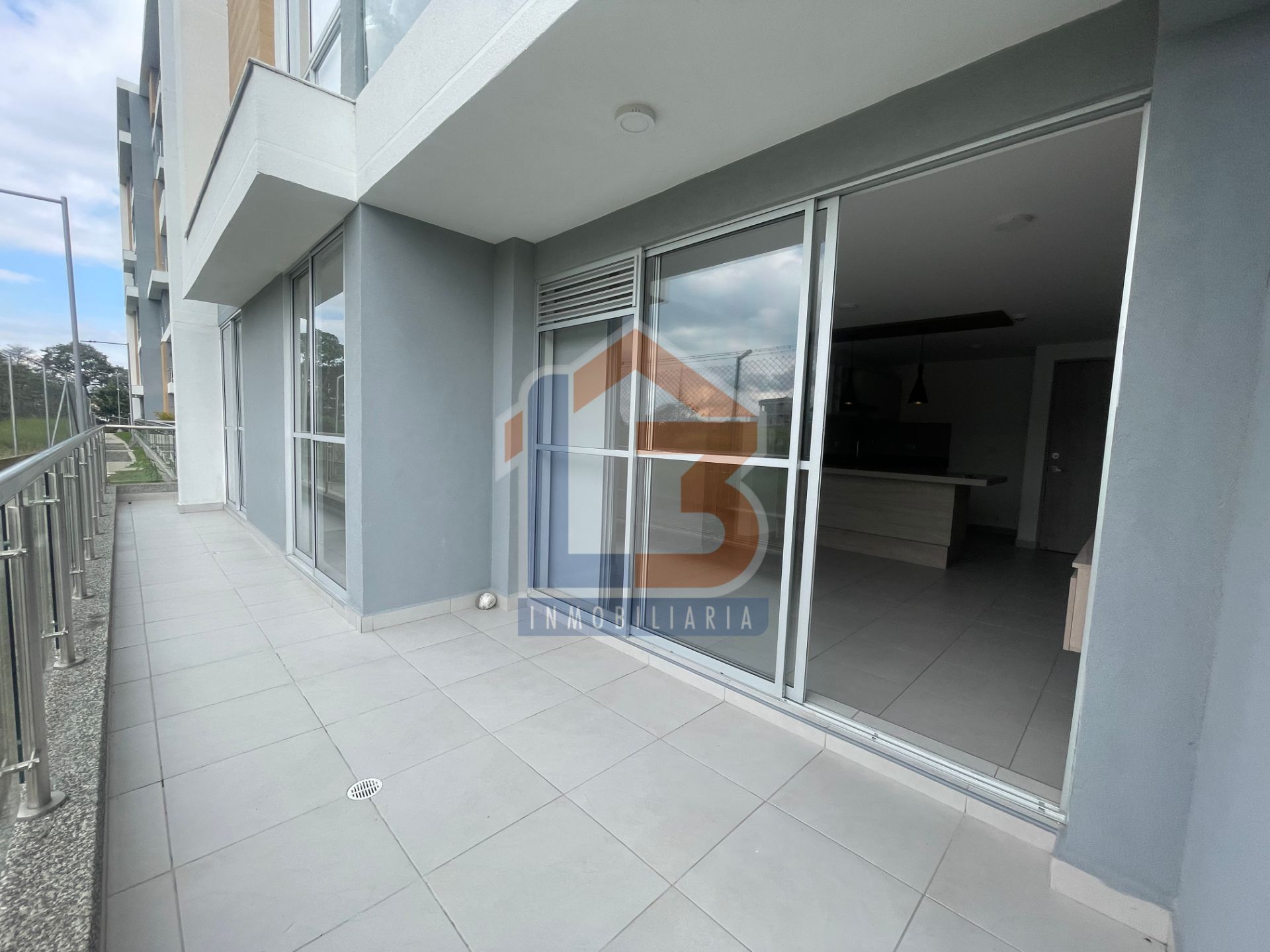 SE VENDE APARTAMENTO AVENIDA CENTENARIO 26..jpg