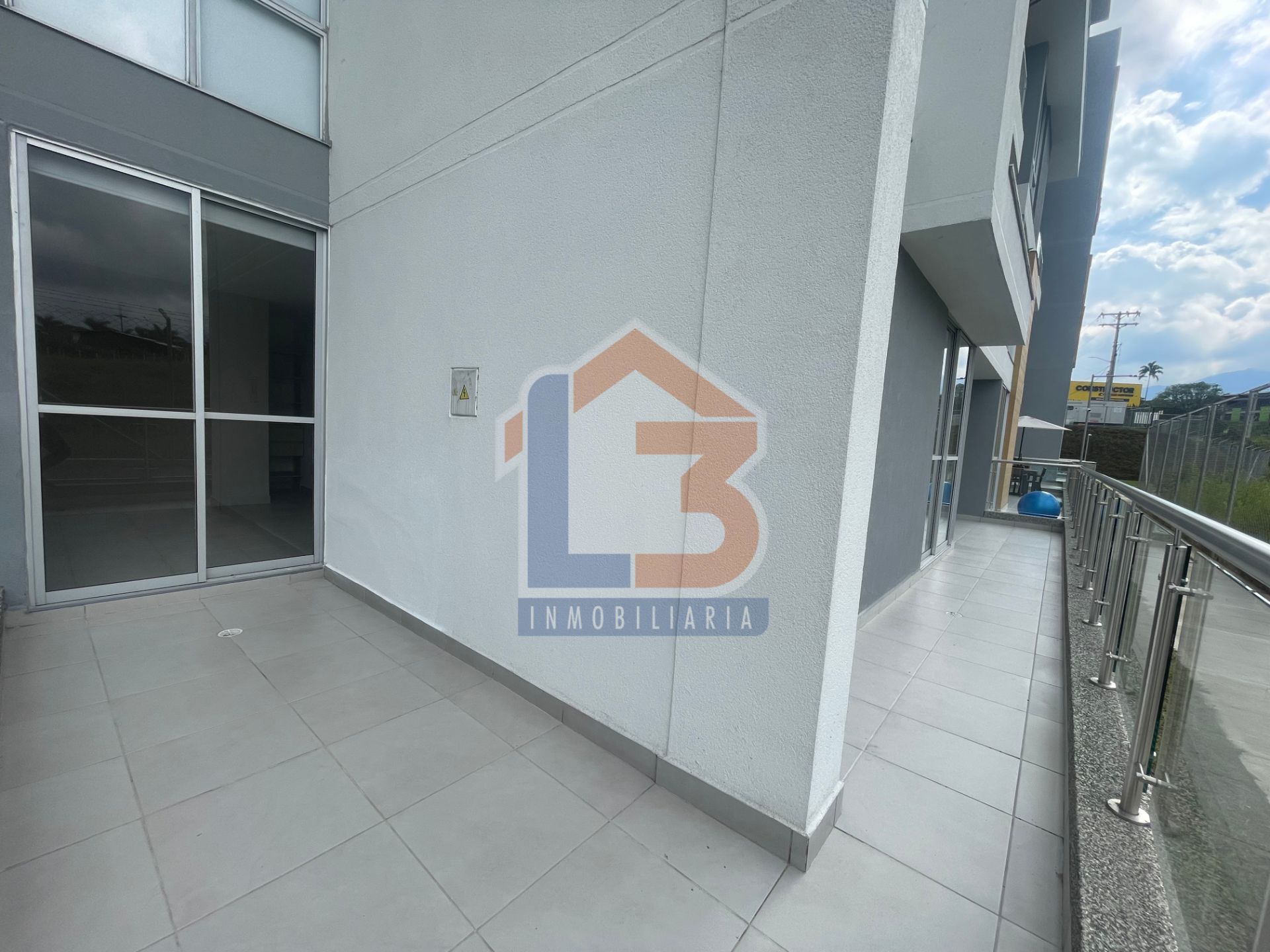 SE VENDE APARTAMENTO AVENIDA CENTENARIO 27..jpg
