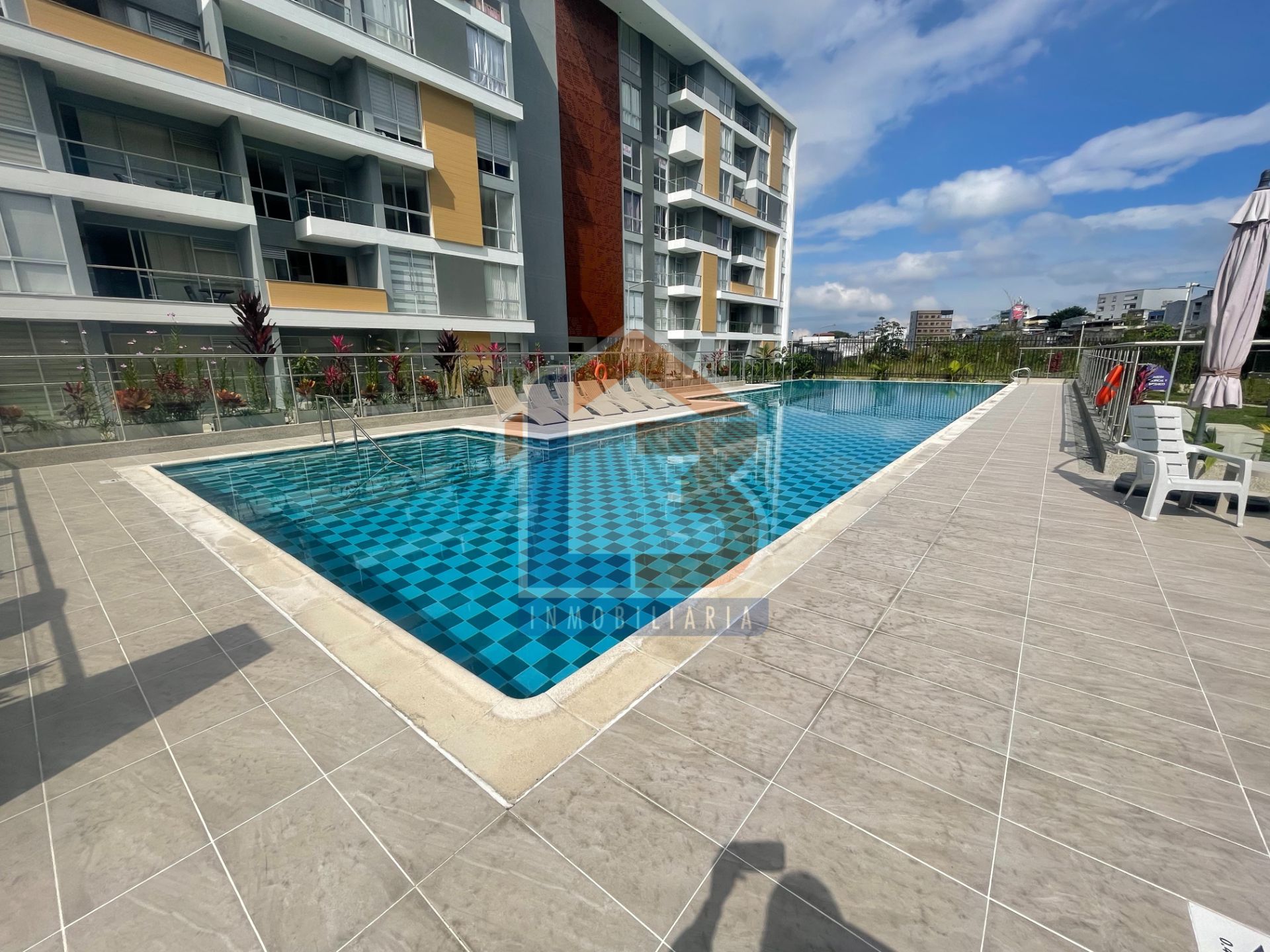 SE VENDE APARTAMENTO AVENIDA CENTENARIO 29..jpg