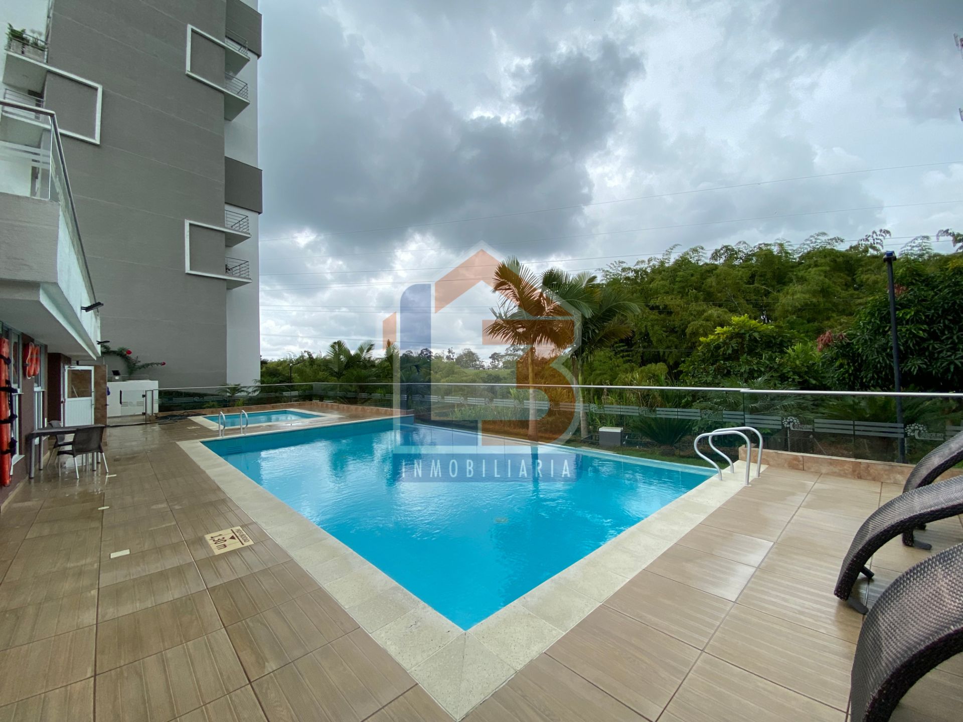 SE VENDE APTO AV 19 (26).jpg