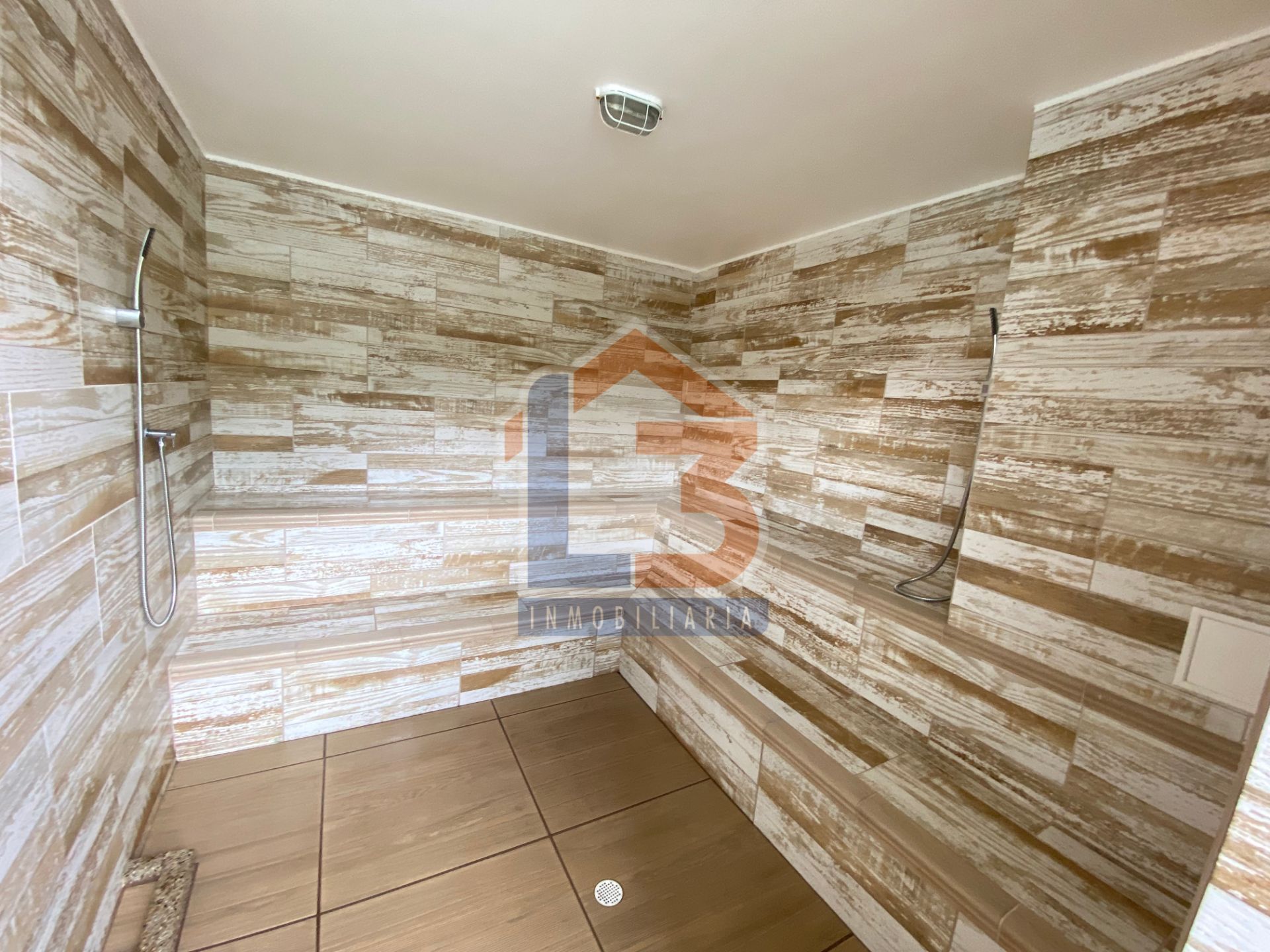 SE VENDE APTO AV 19 (29).jpg