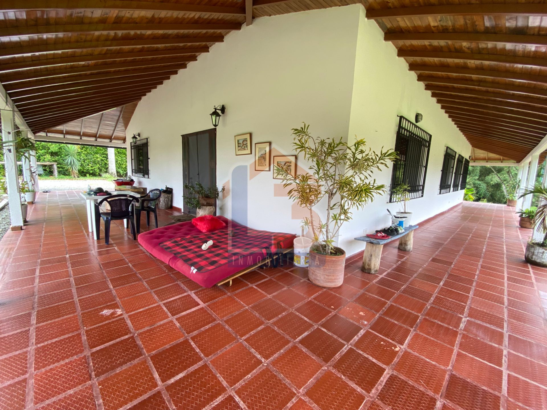 SE VENDE CASA CAMPESTRE VIA BARCELONA 33..jpg