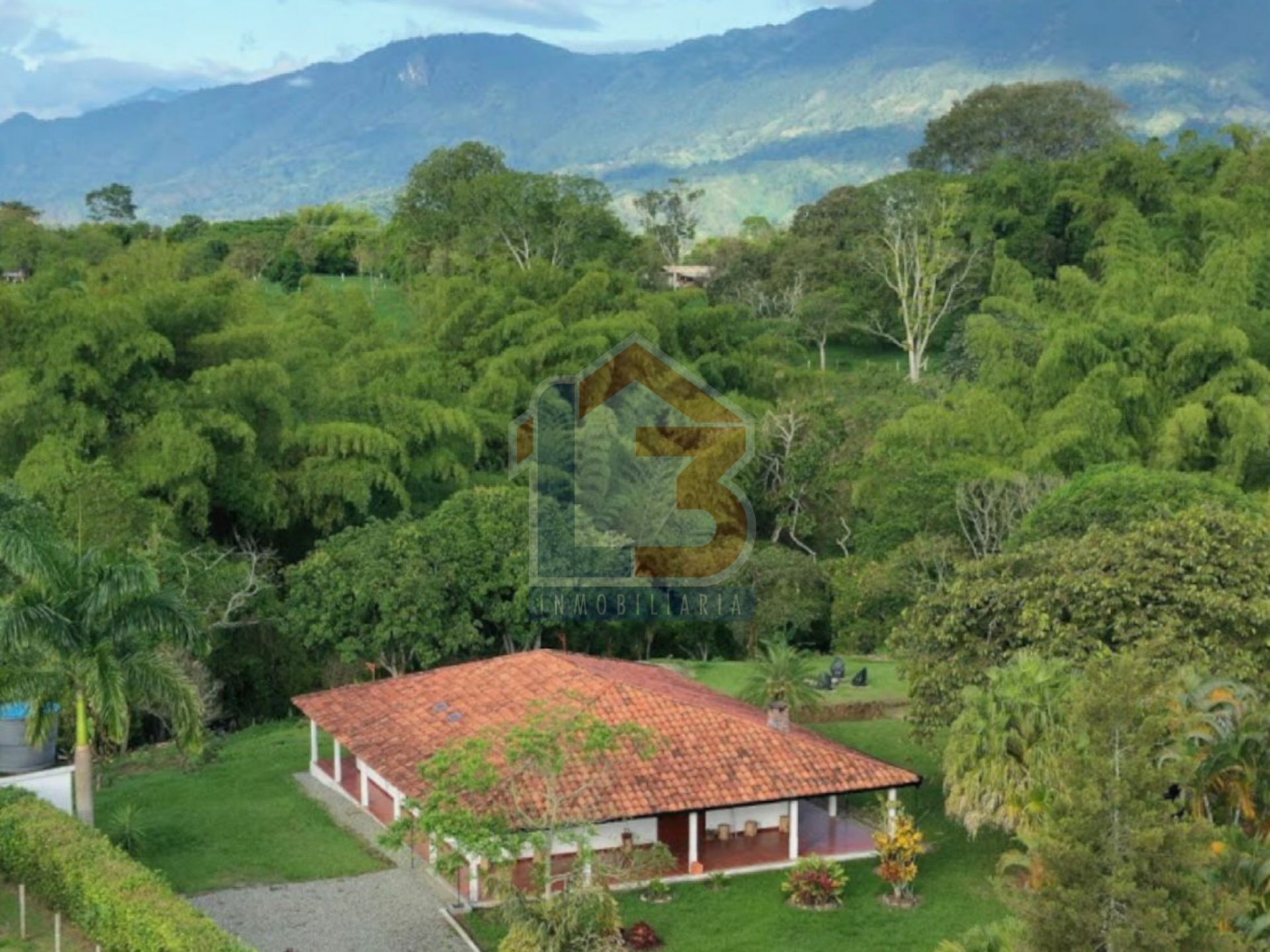 SE VENDE CASA CAMPESTRE VIA BARCELONA 43..jpg
