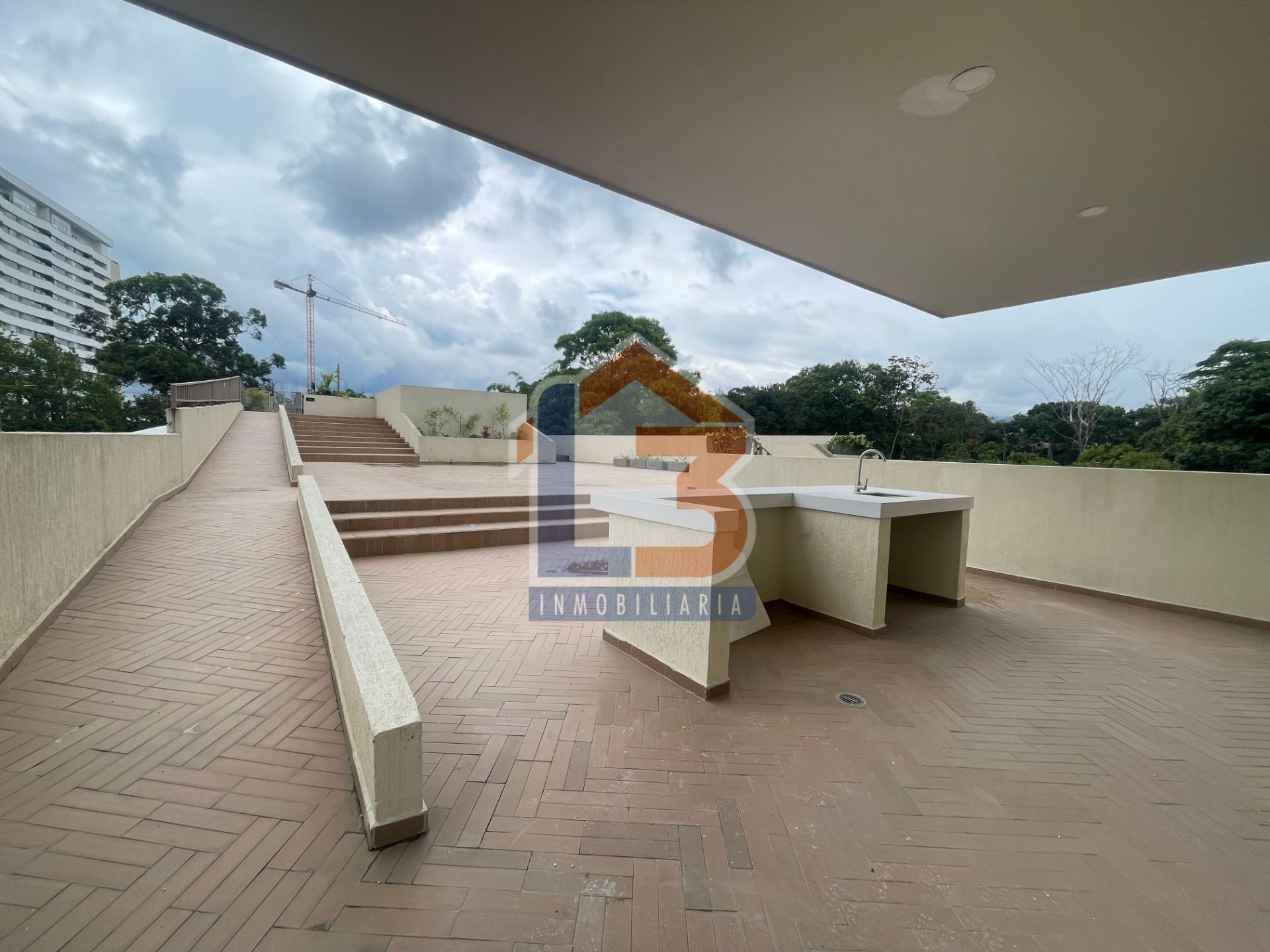 SE VENDE APTO AV 19  (37).jpg