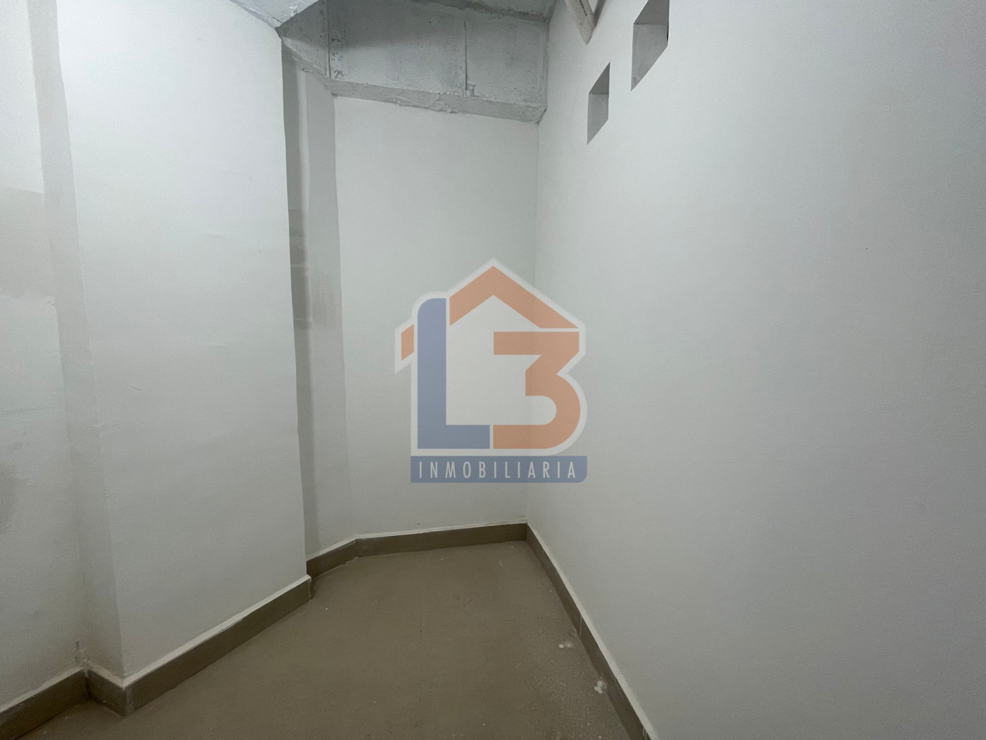 SE VENDE APTO AV 19  (40).jpg