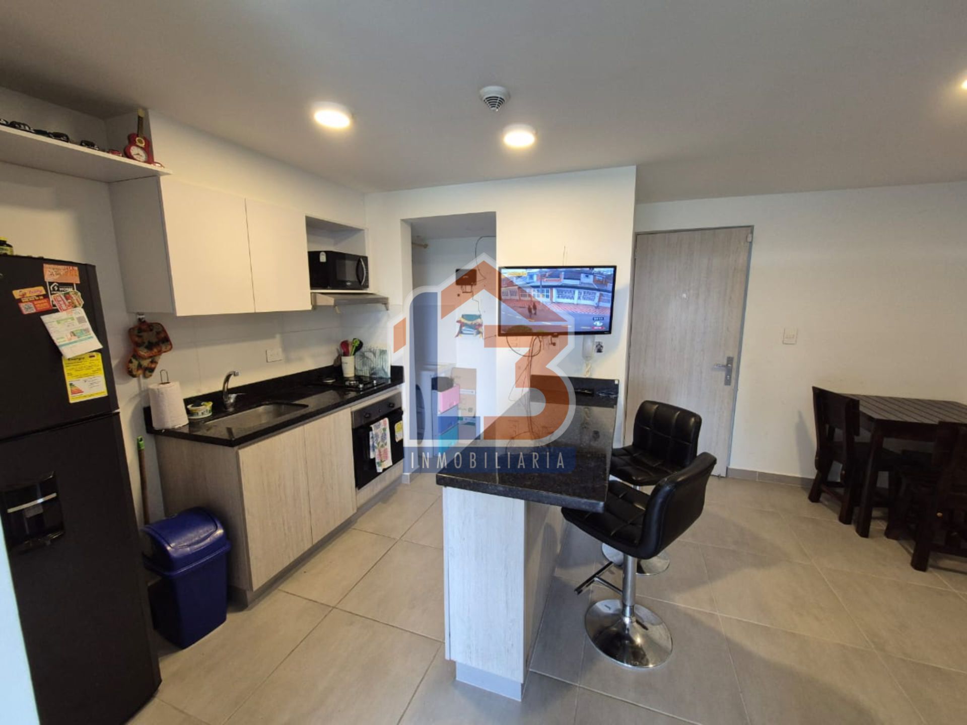 SE VENDE APTO AVENIDA 19 16..jpg