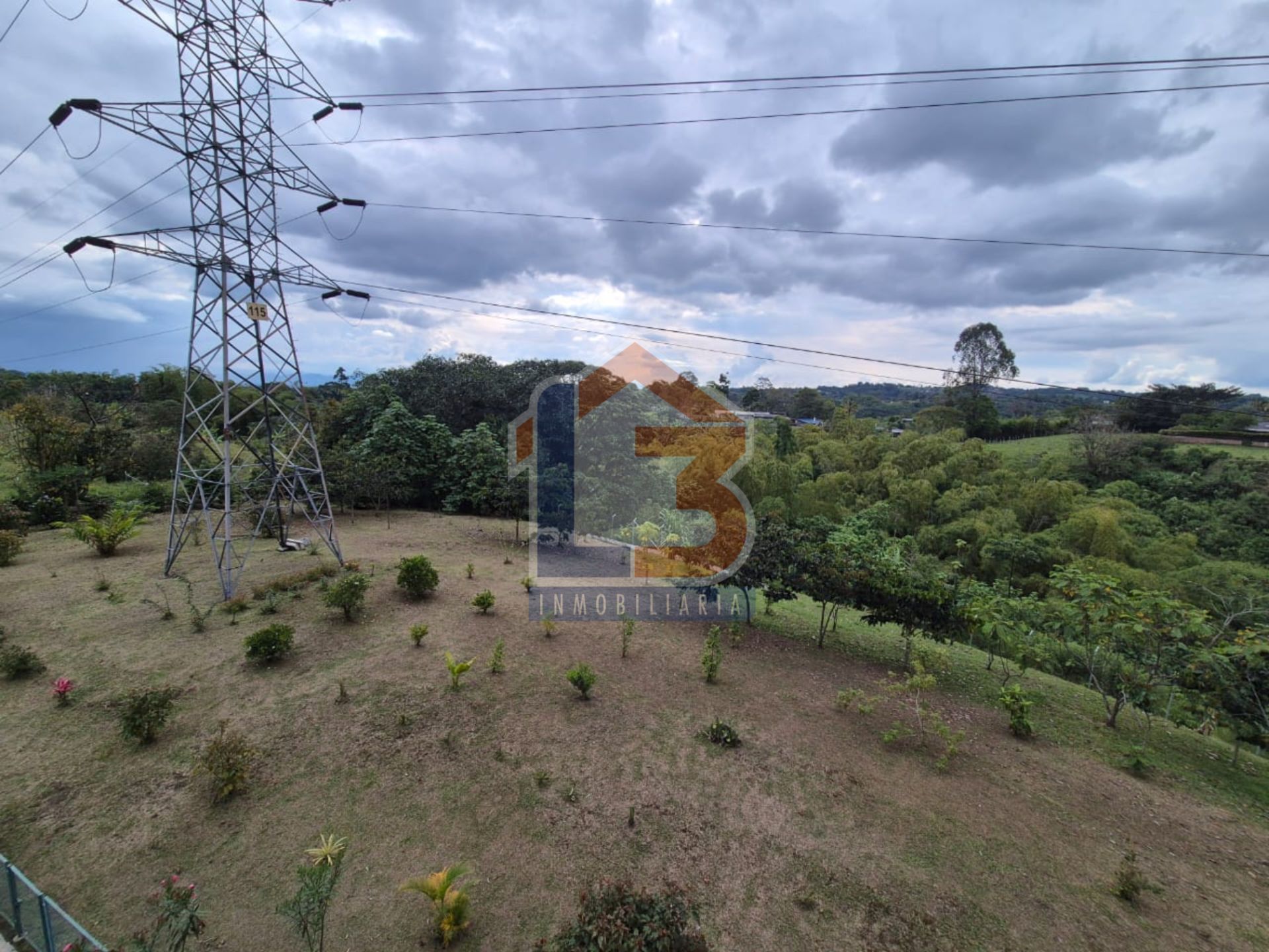 SE VENDE APTO AVENIDA 19 22..jpg