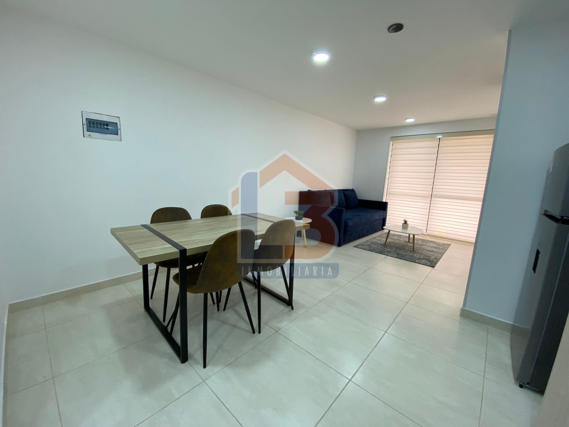 SE VENDE APARTAESTUDIO HITO  (2).jpg
