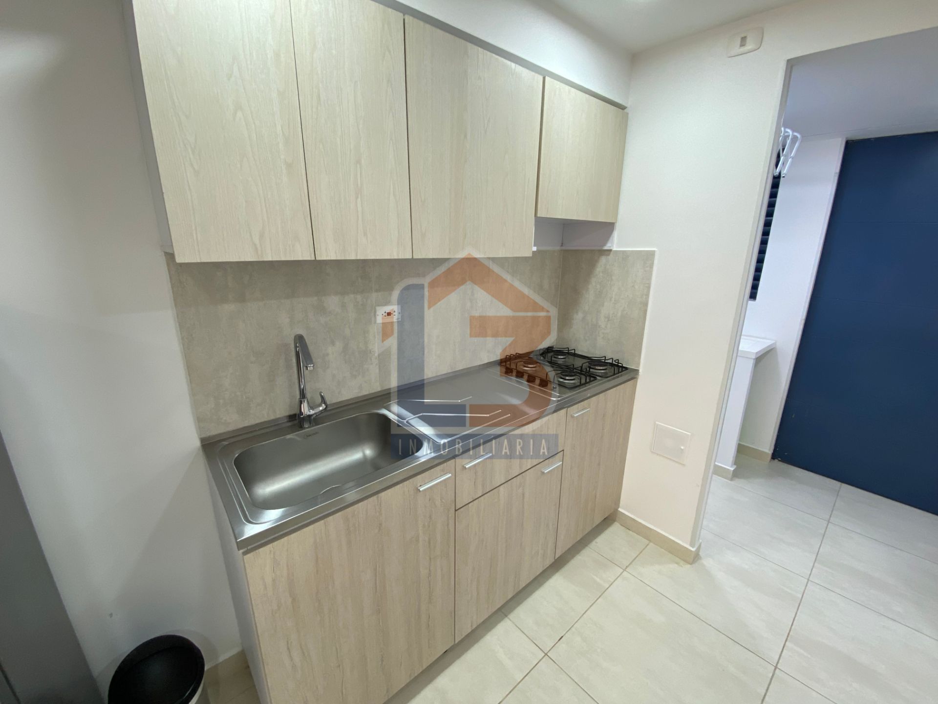 SE VENDE APARTAESTUDIO HITO  (7).jpg