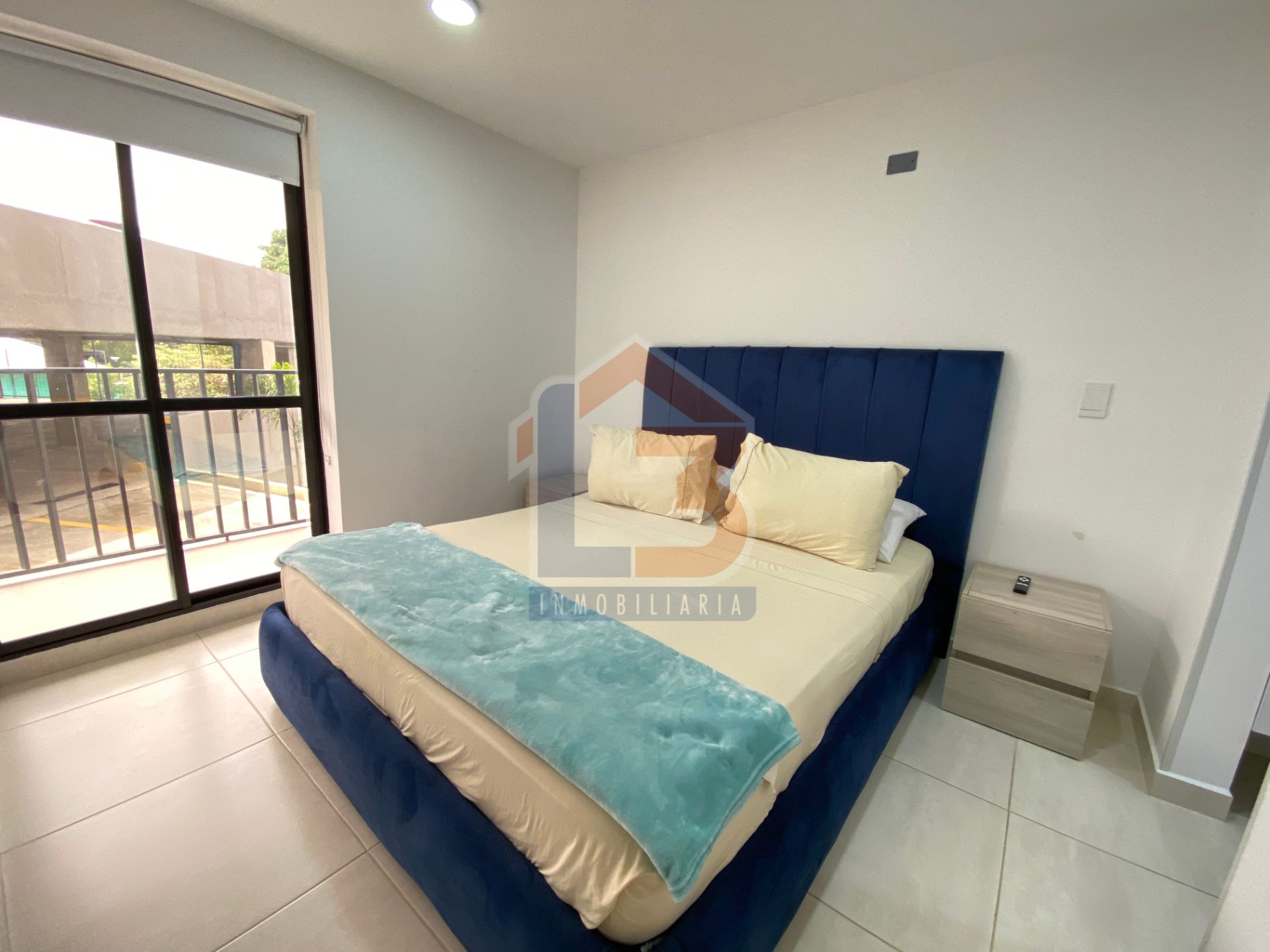 SE VENDE APARTAESTUDIO HITO  (10).jpg