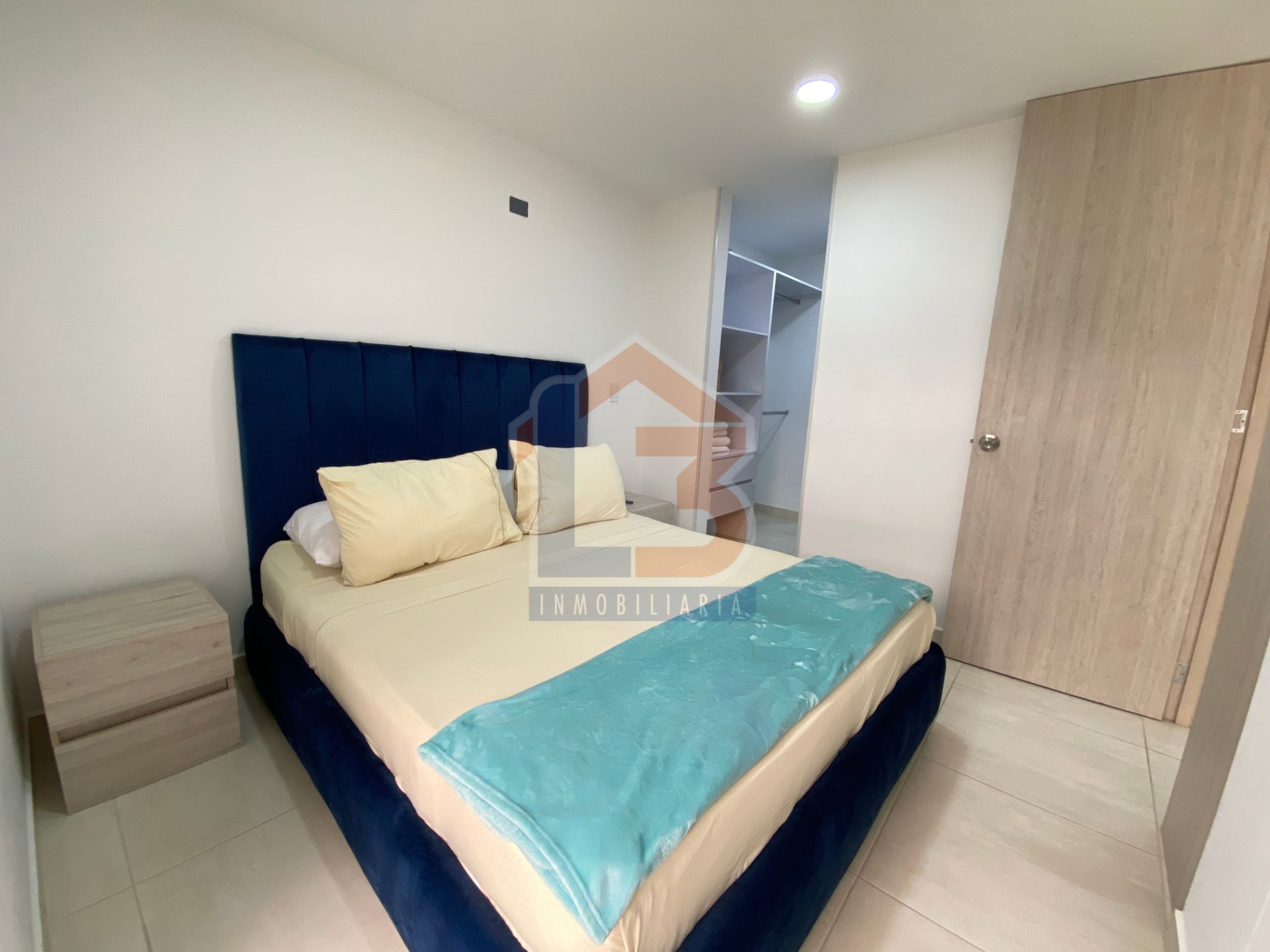 SE VENDE APARTAESTUDIO HITO  (12).jpg