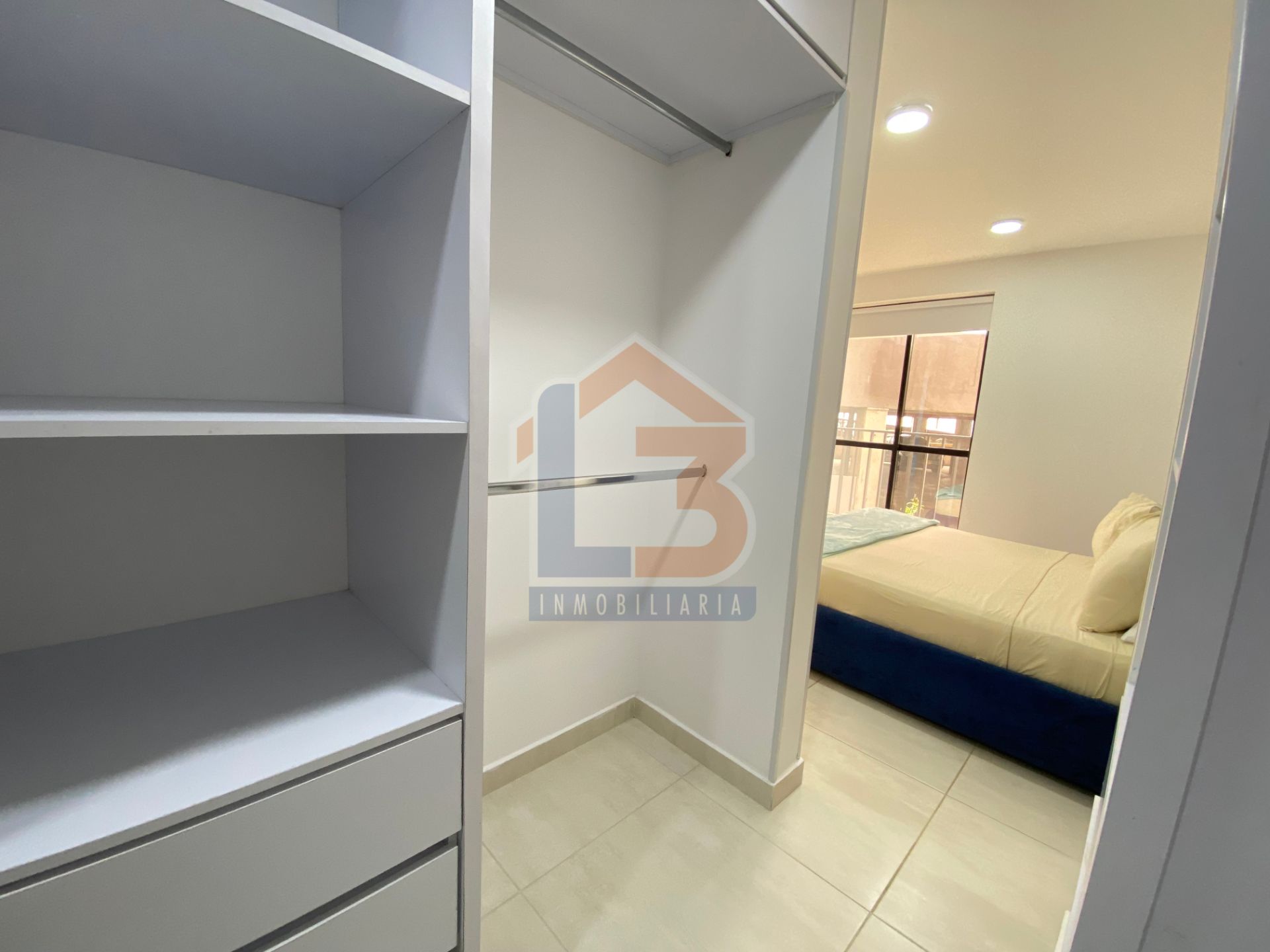 SE VENDE APARTAESTUDIO HITO  (13).jpg