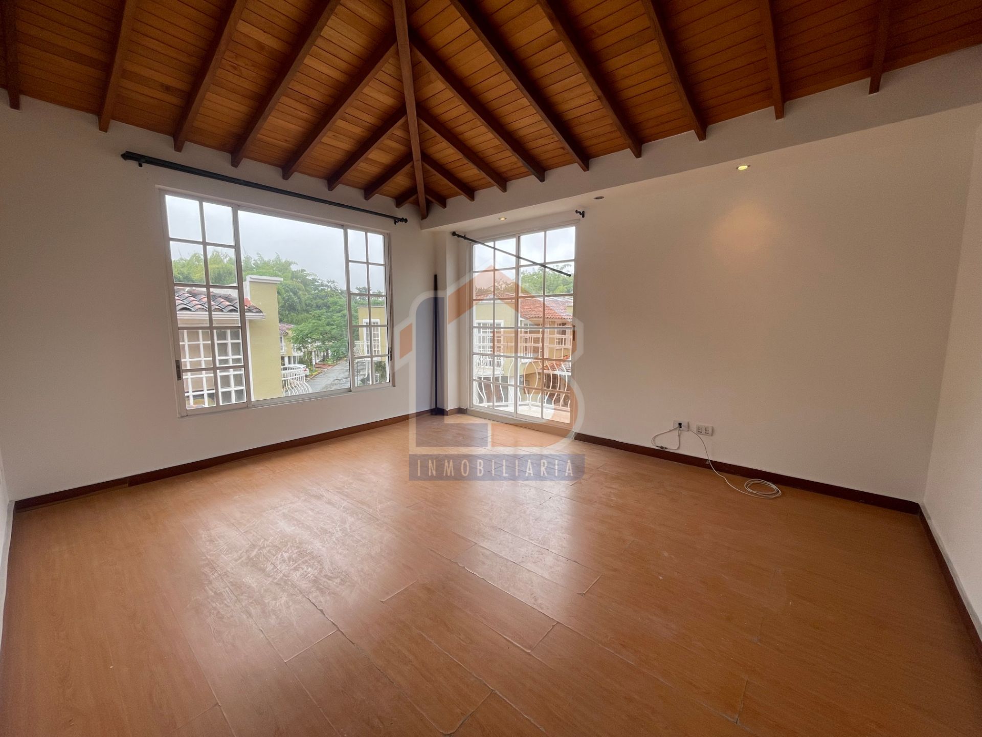 SE VENDE CASA SECTOR COINCA  (7).jpg