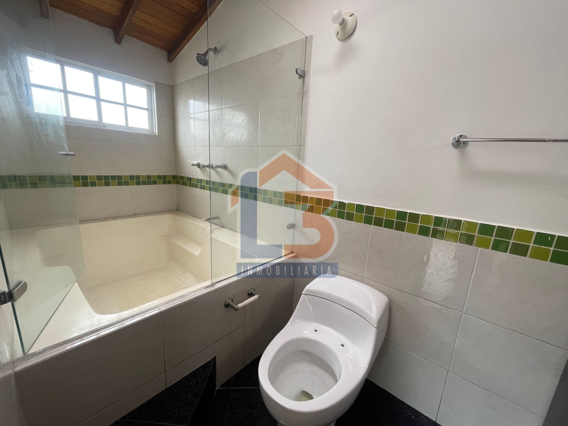 SE VENDE CASA SECTOR COINCA  (9).jpg