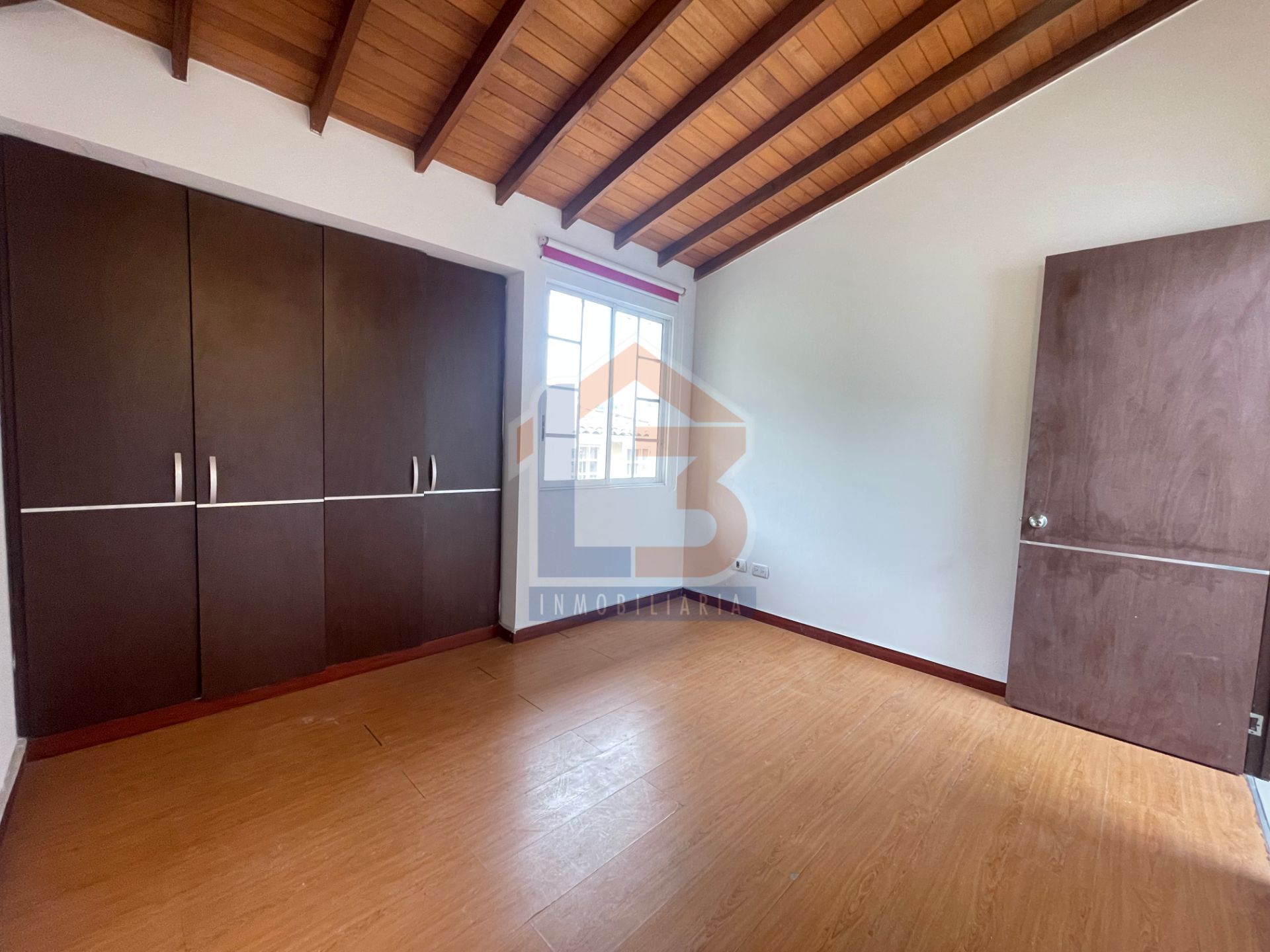 SE VENDE CASA SECTOR COINCA  (16).jpg