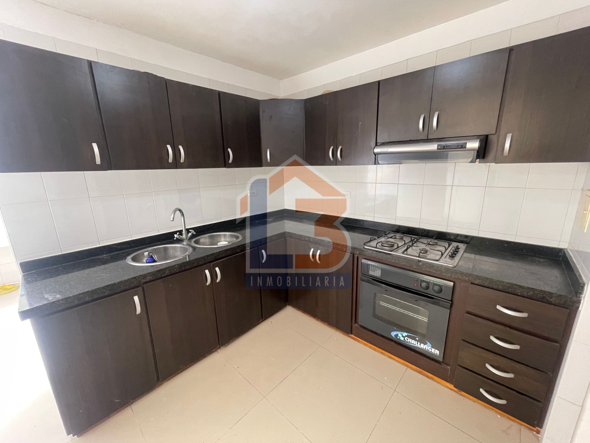 SE VENDE CASA SECTOR COINCA  (28).jpg