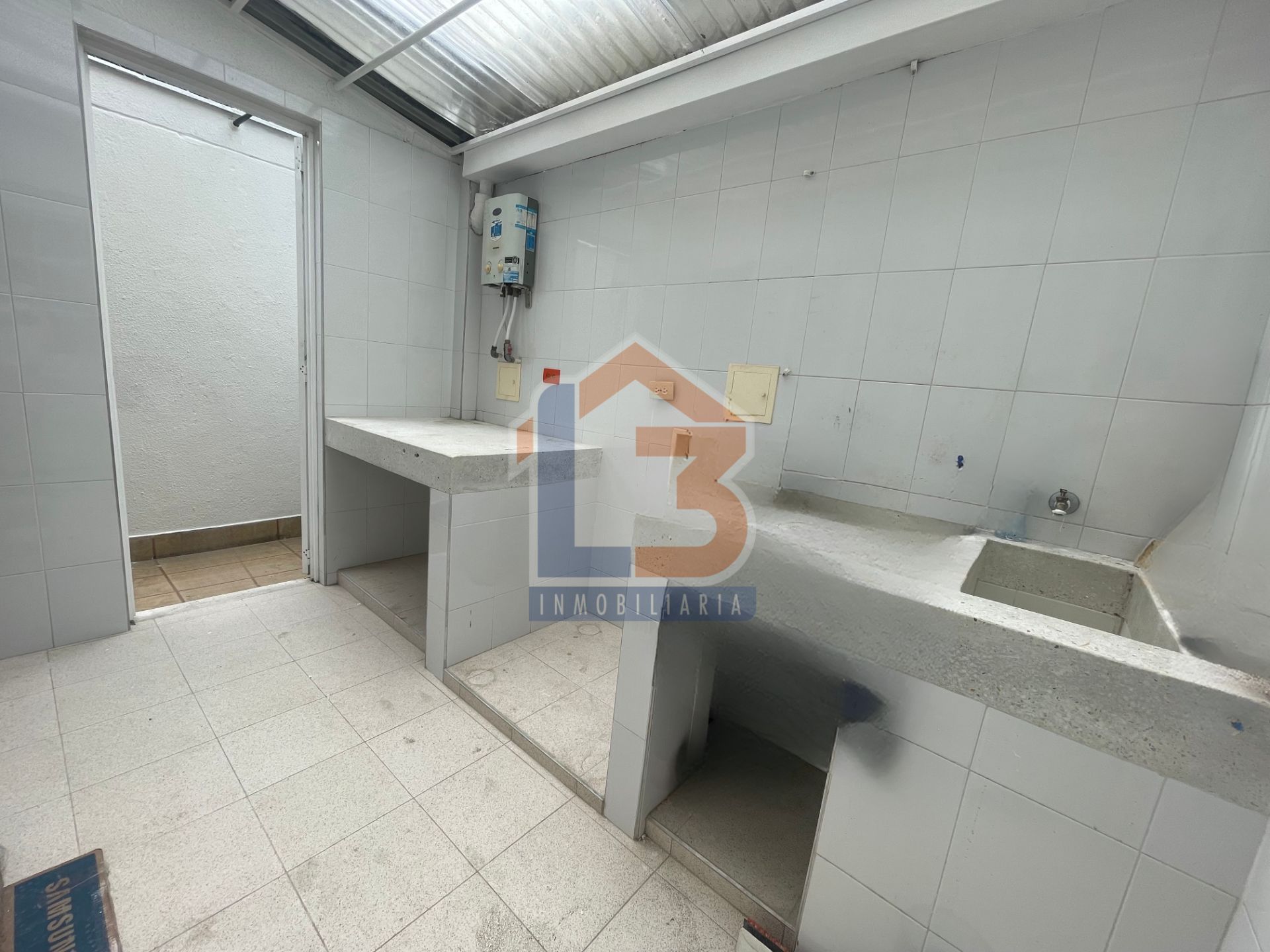SE VENDE CASA SECTOR COINCA  (32).jpg