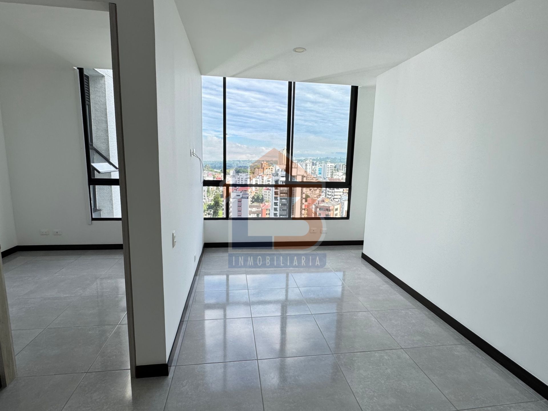 APARTAESTUDIO AV CENTENARIO (2).jpg