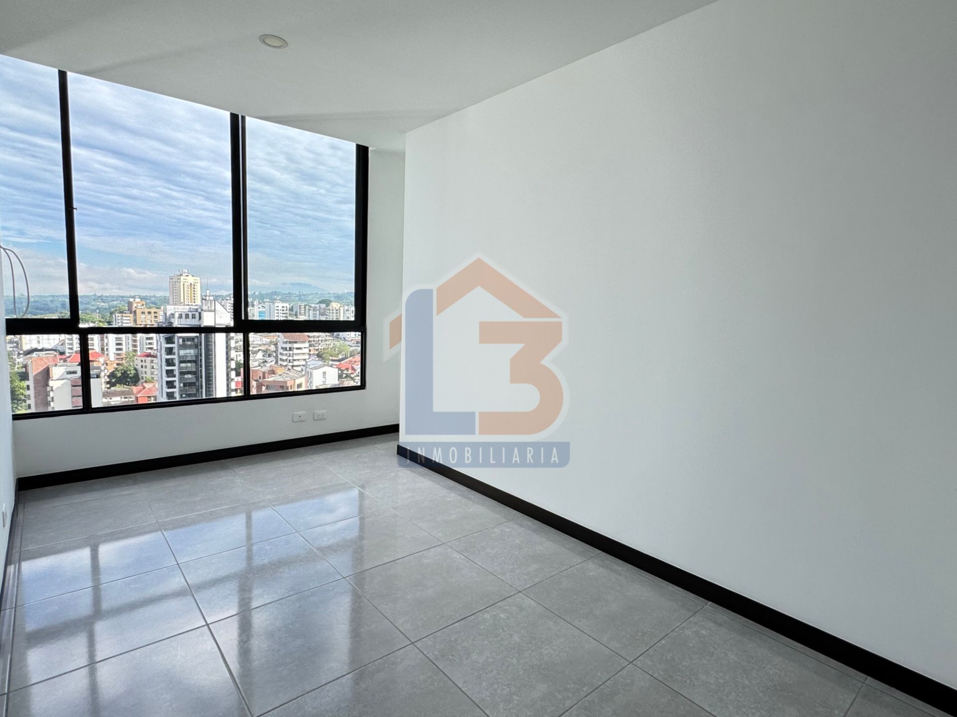APARTAESTUDIO AV CENTENARIO (3).jpg