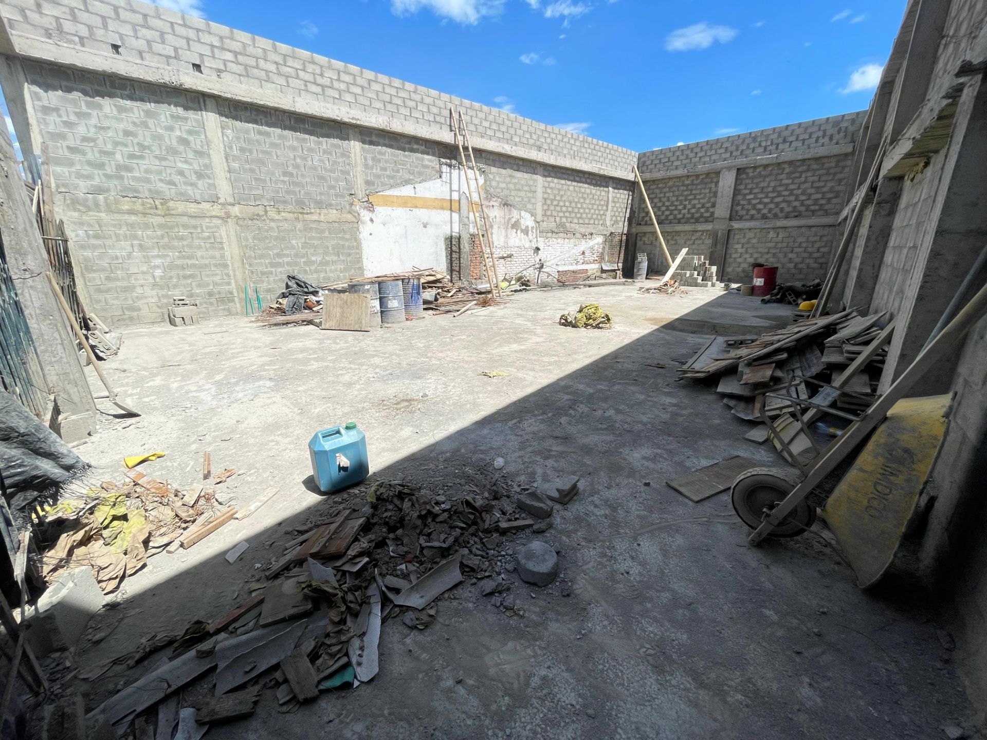 13. Bodega Via Armenia- La Tebaida (16).jpeg