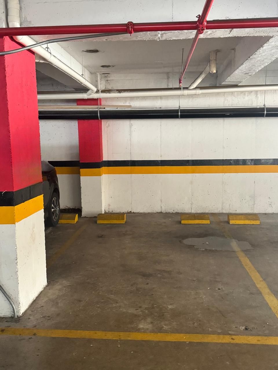 SE VENDE PARQUEADERO AMBAR (1).jpg