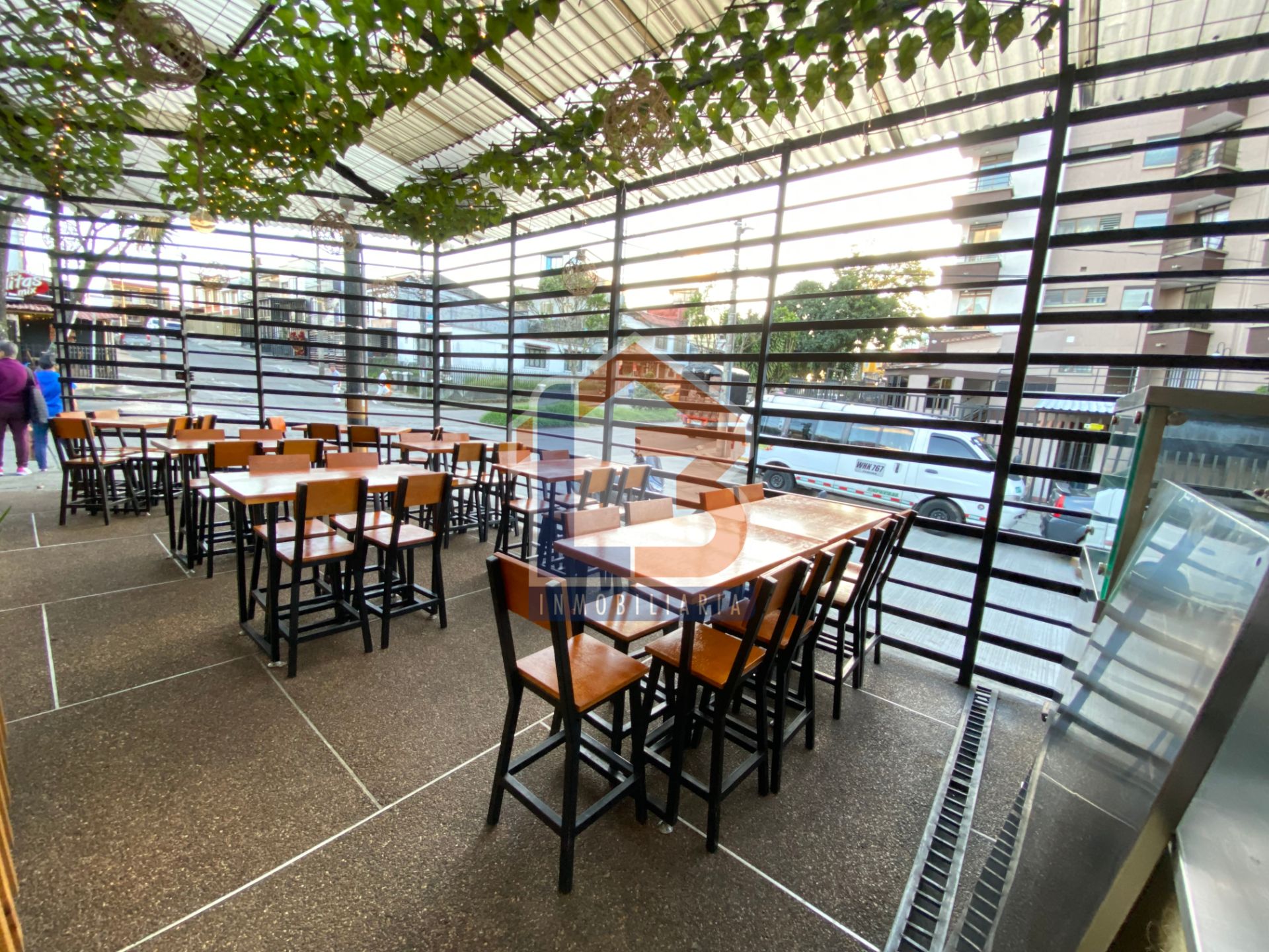 LOCALES Y APTO SECTOR LA PATRIA (17).jpg