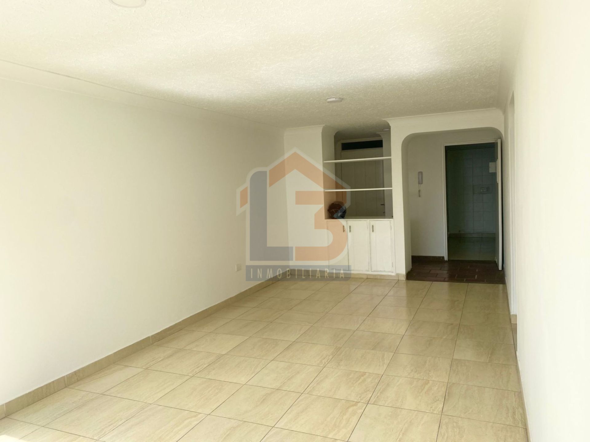 SE VENDE APTO EN LAURELES  (3).jpg