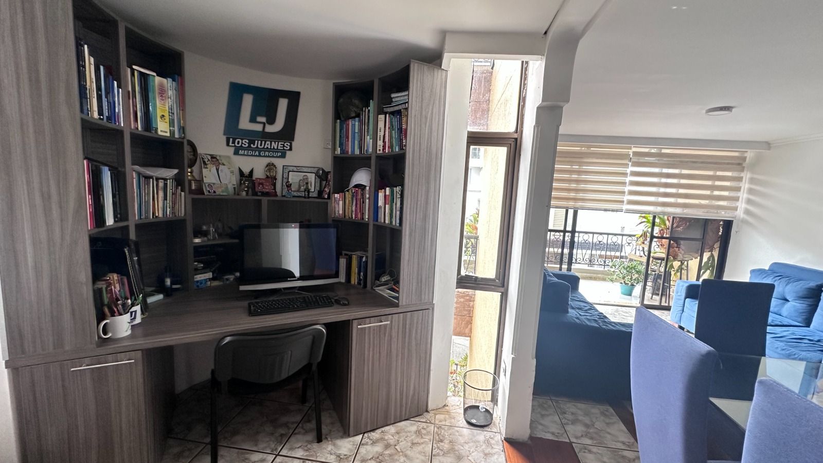 SE VENDE APTO EN LOS PROFESIONALES 4..jpg