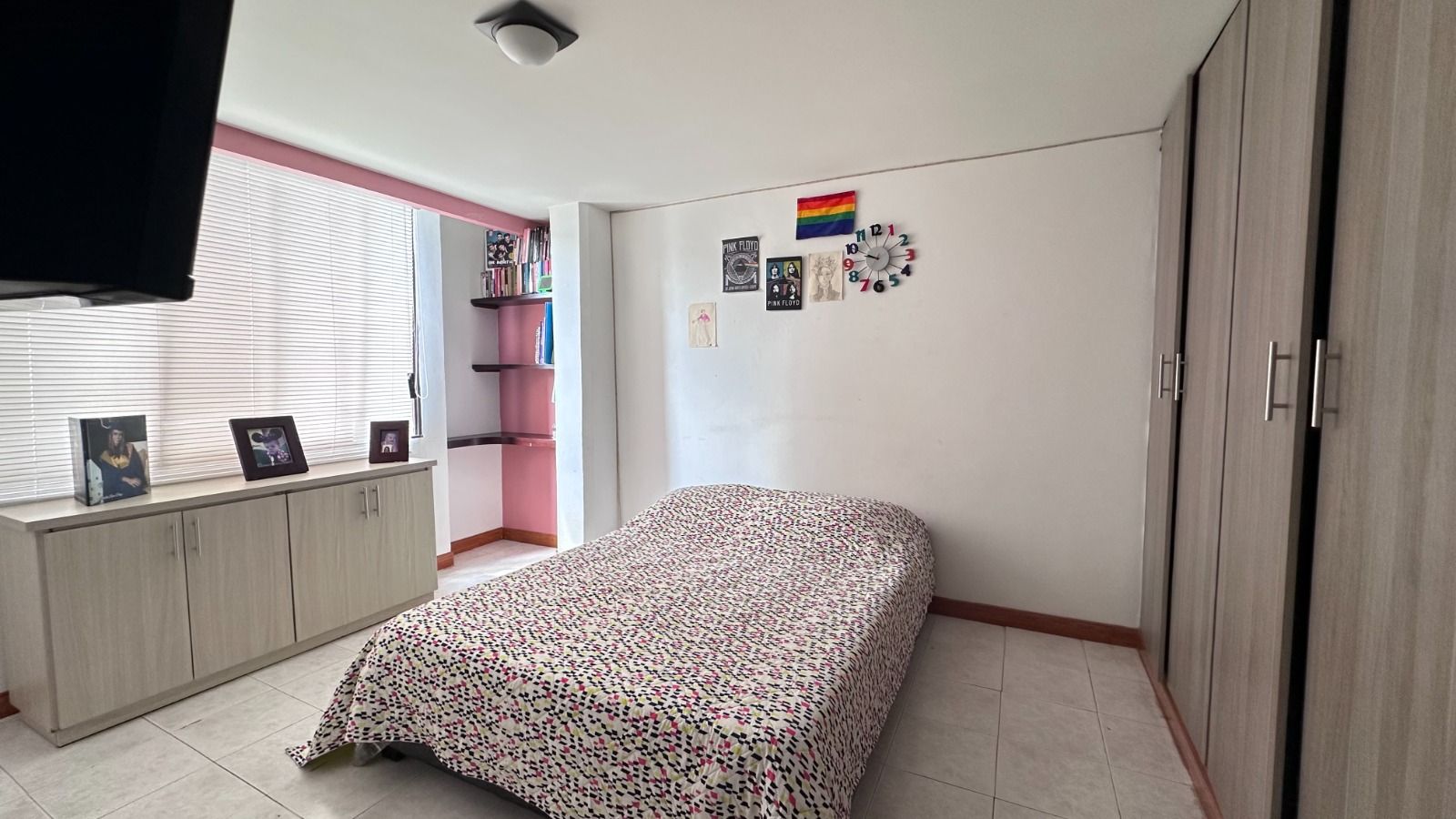 SE VENDE APTO EN LOS PROFESIONALES 16..jpg
