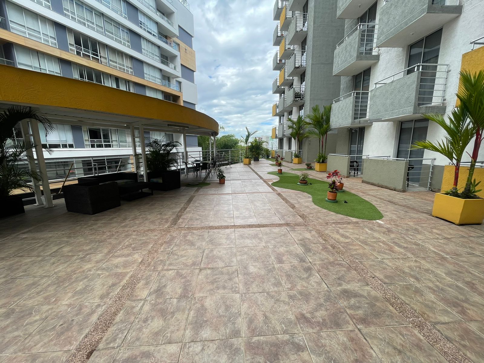 BRISAS DE LAURELES  21.jpeg