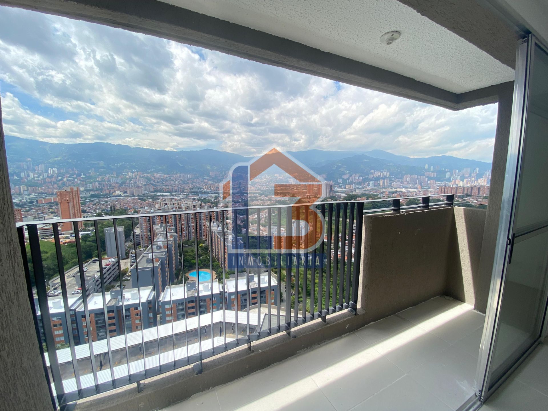 SE VENDE APTO EN ITAGUI  5..jpg