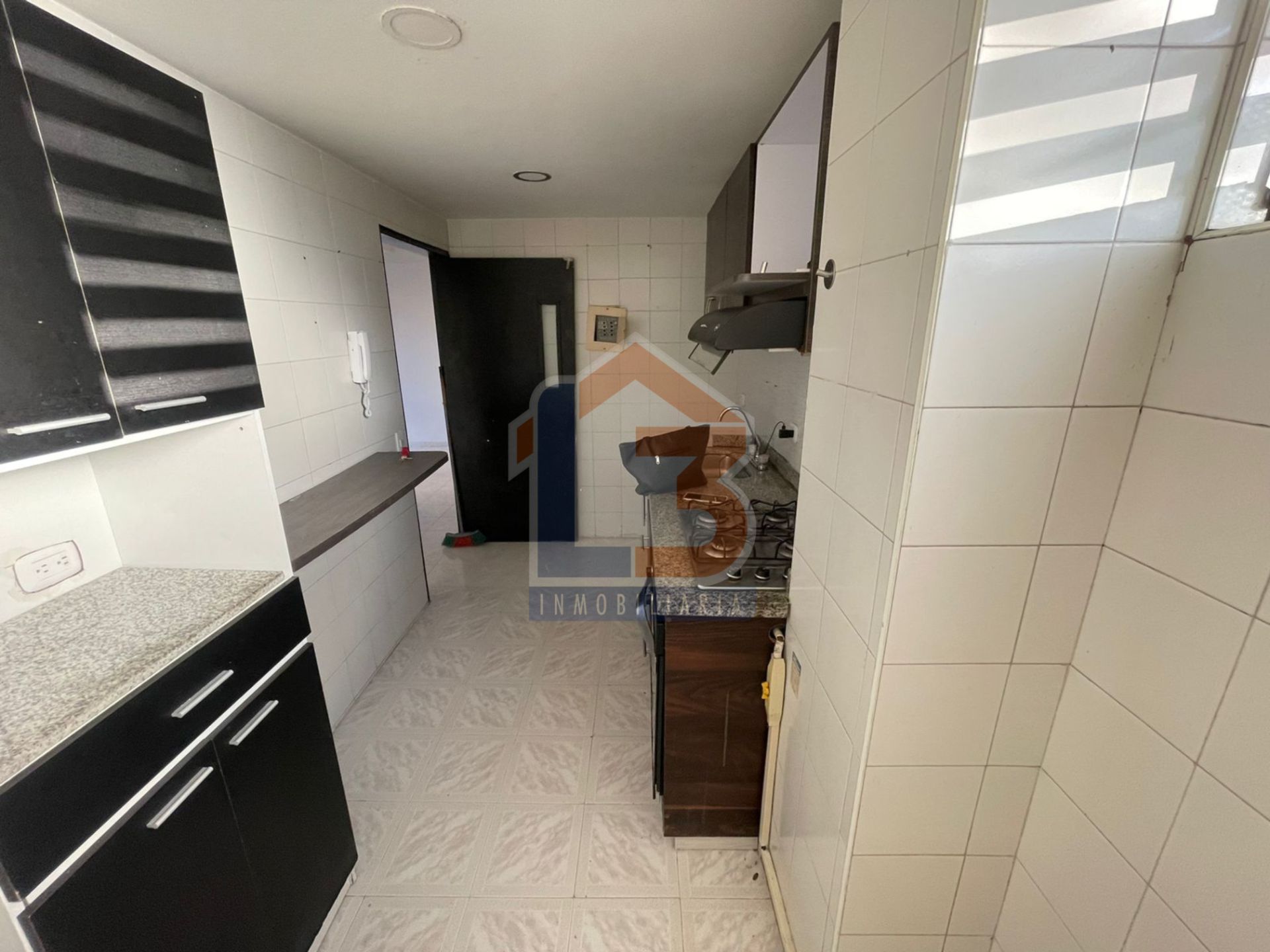 APARTAMENTO AV 19  (26).jpg