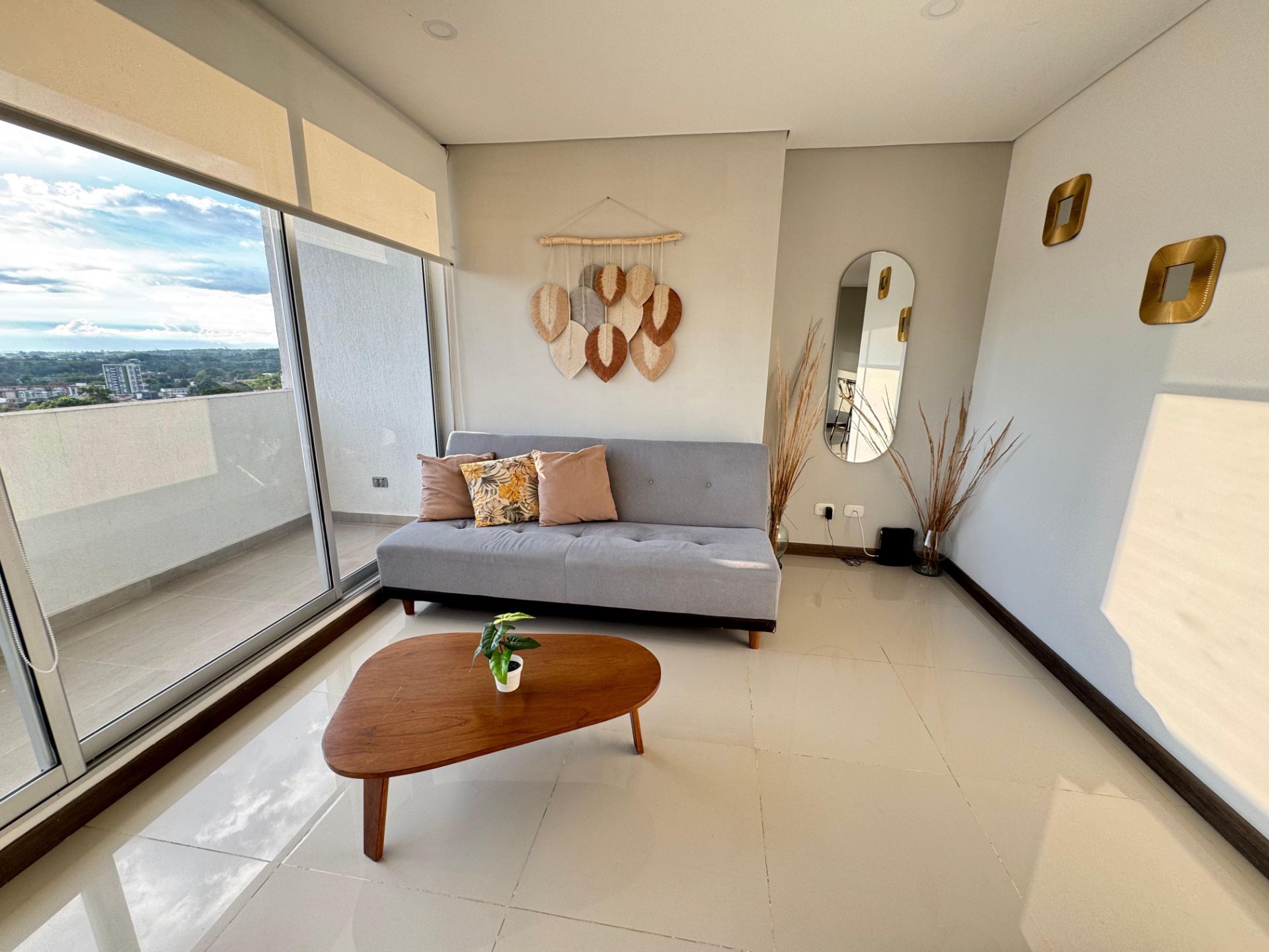 LINDO APARTAMENTO AMOBLADO SECTOR FUNDADORES ALQUILER POR NOCHES (2).jpg