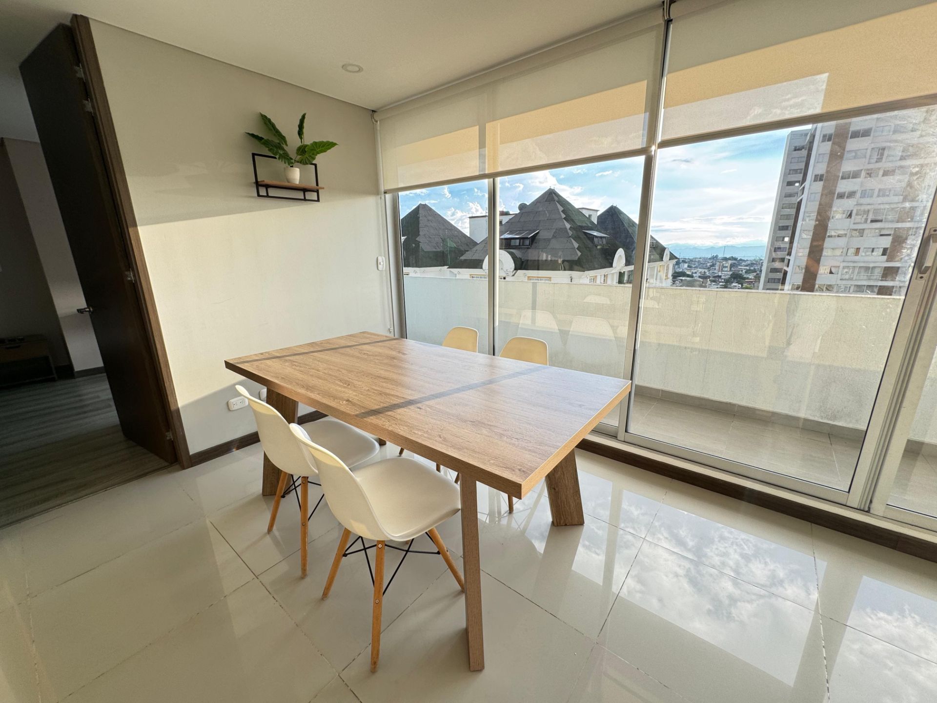 LINDO APARTAMENTO AMOBLADO SECTOR FUNDADORES ALQUILER POR NOCHES (5).jpg