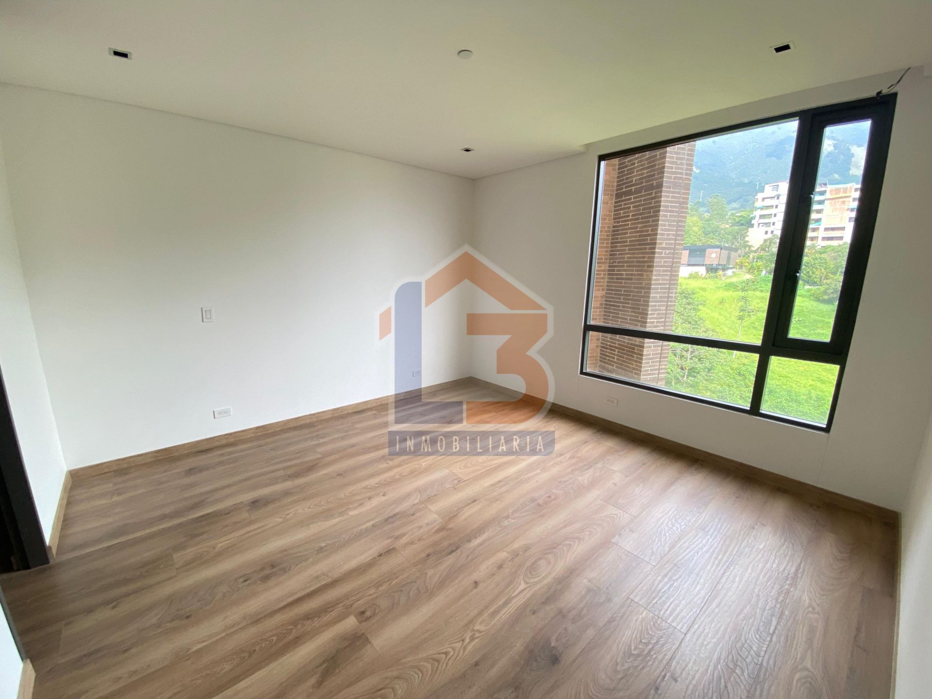 SE VENDE APTO EN EL POBLADO MEDELLIN  (13).jpg