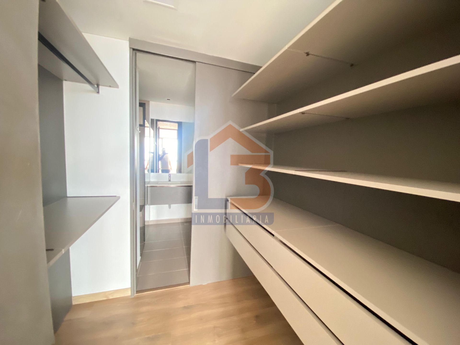 SE VENDE APTO EN EL POBLADO MEDELLIN  (14).jpg