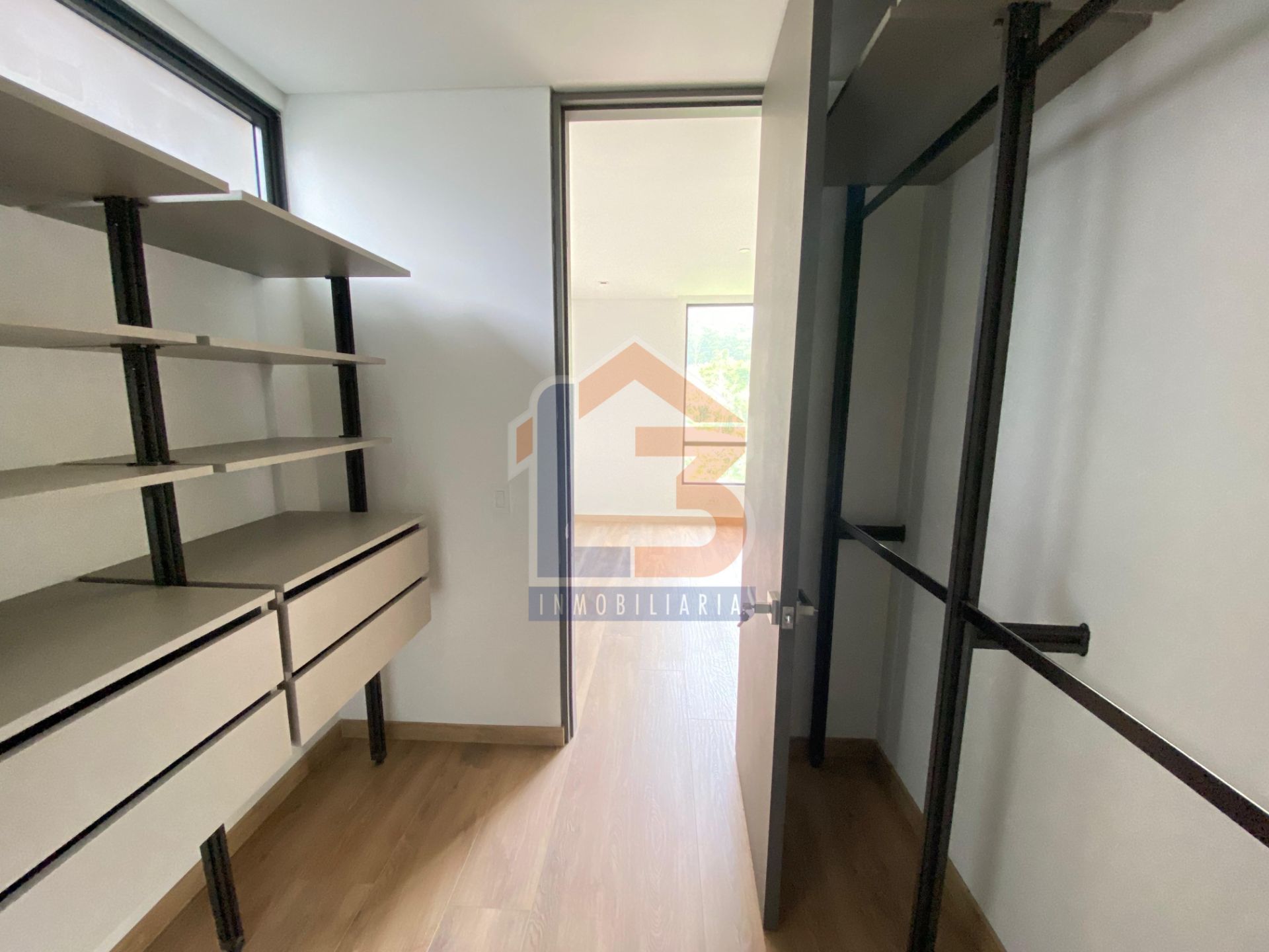 SE VENDE APTO EN EL POBLADO MEDELLIN  (17).jpg
