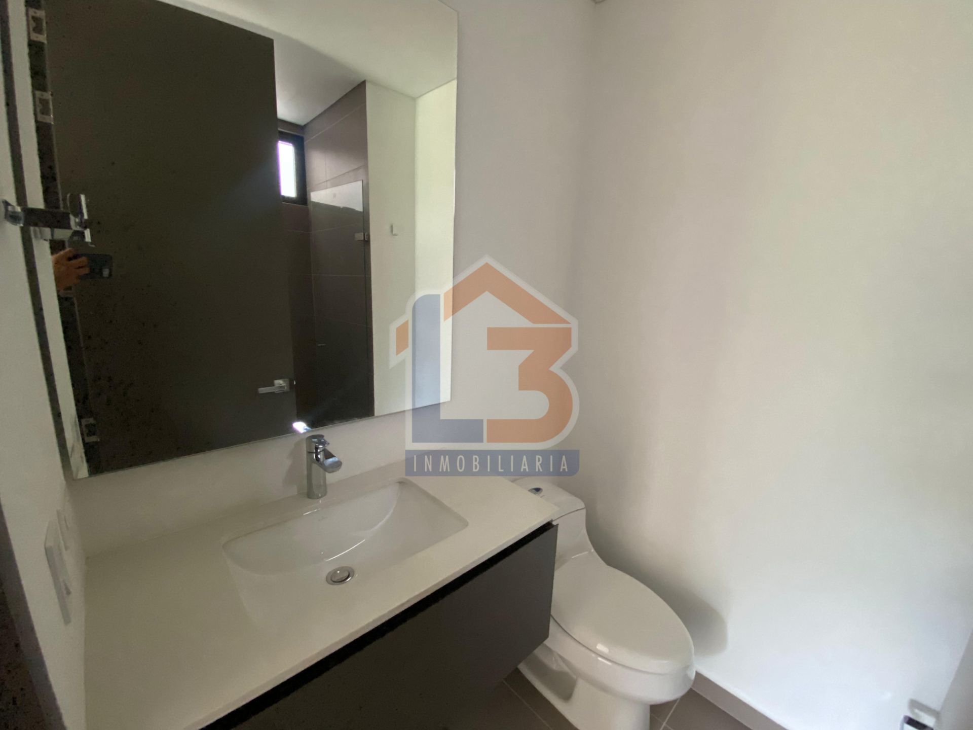 SE VENDE APTO EN EL POBLADO MEDELLIN  (18).jpg