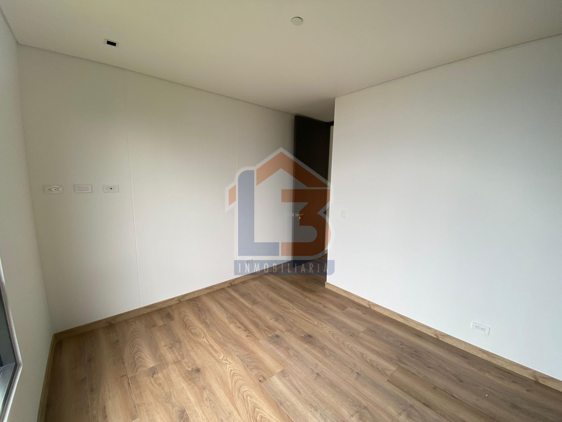 SE VENDE APTO EN EL POBLADO MEDELLIN  (20).jpg