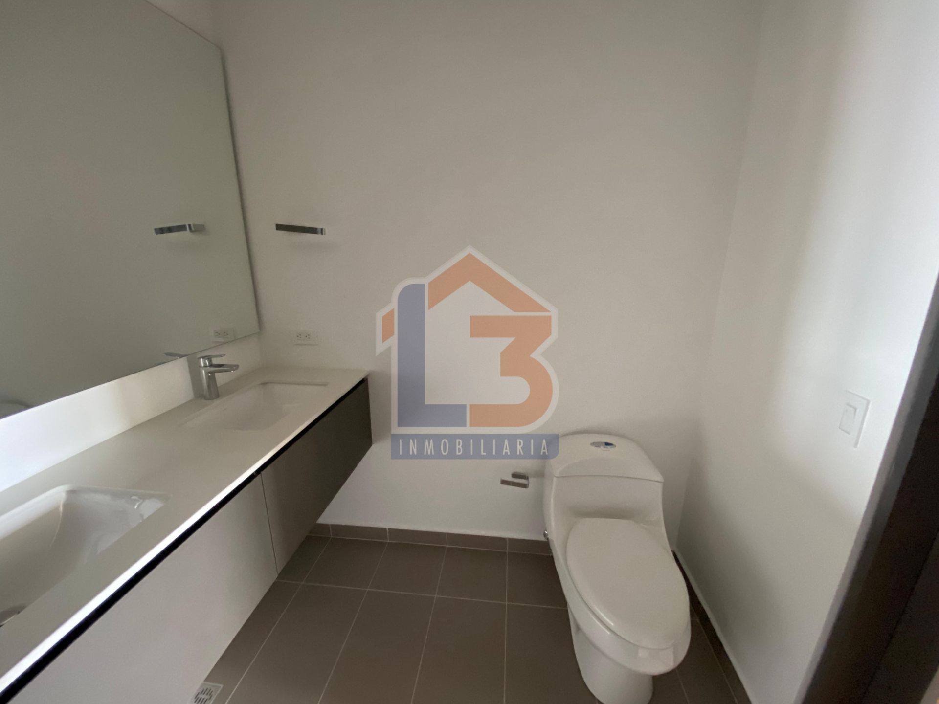 SE VENDE APTO EN EL POBLADO MEDELLIN  (25).jpg