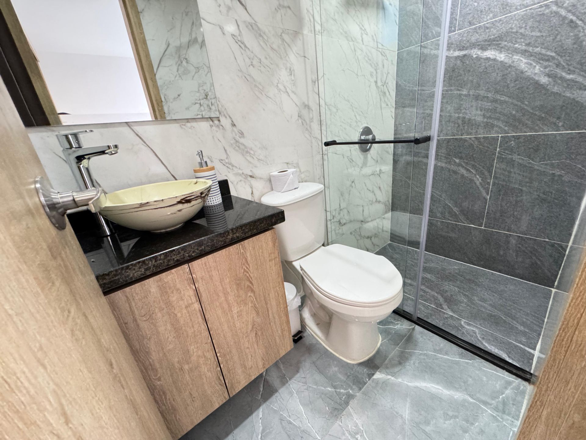 hermoso apartaestudio amoblado en av centenario  (16).jpg
