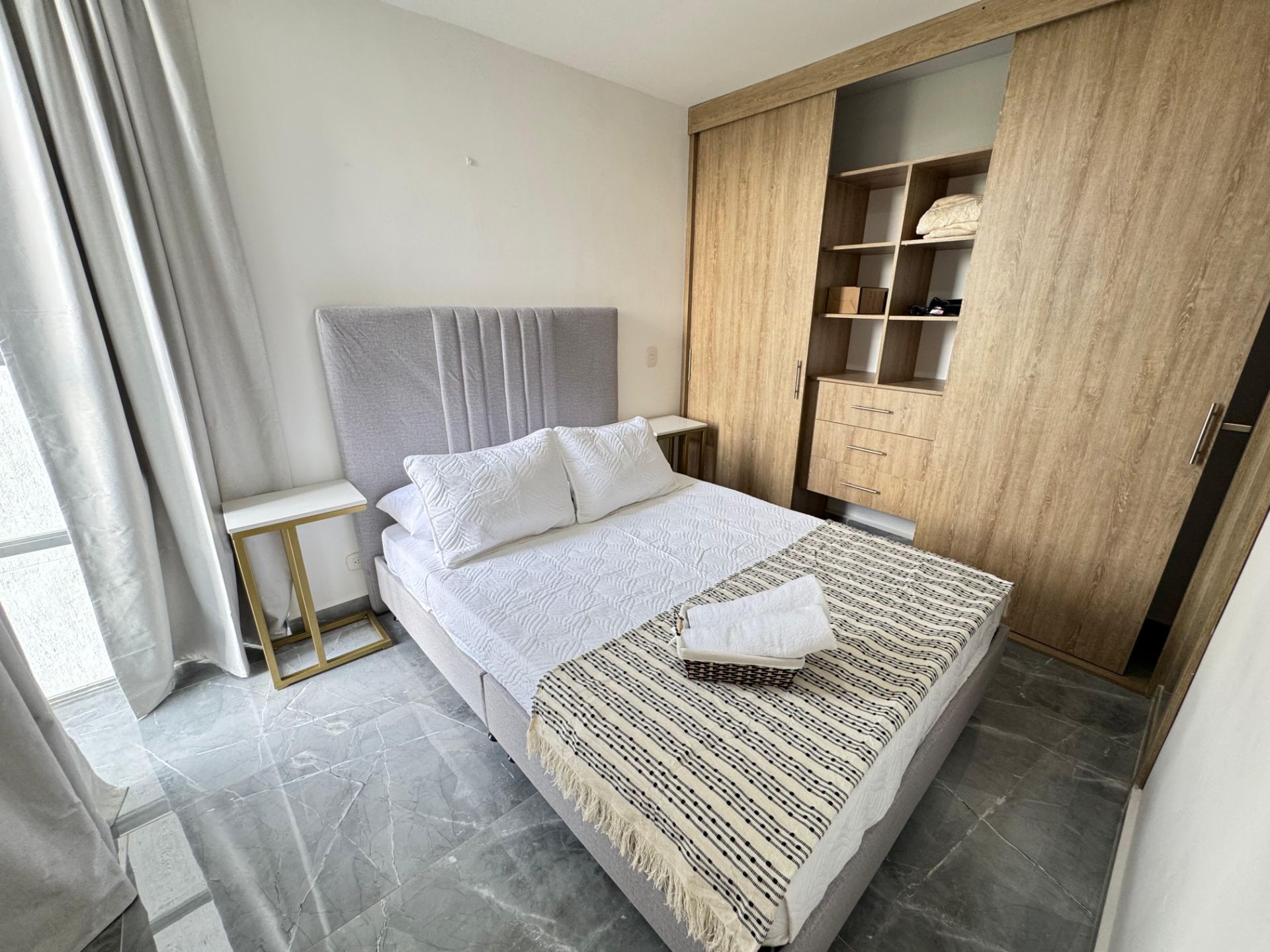 hermoso apartaestudio amoblado en av centenario  (23).jpg