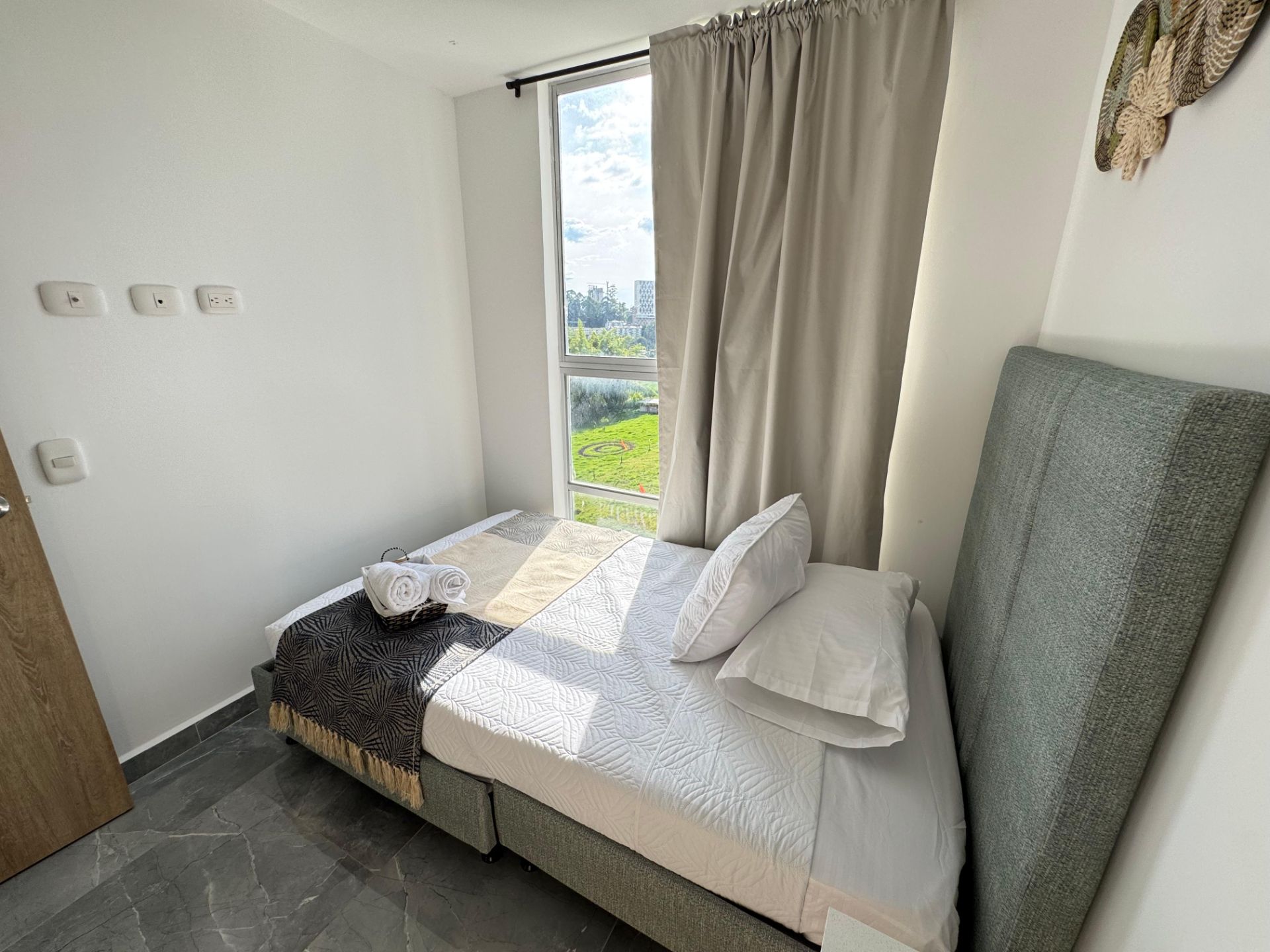 hermoso apartaestudio amoblado en av centenario  (28).jpg