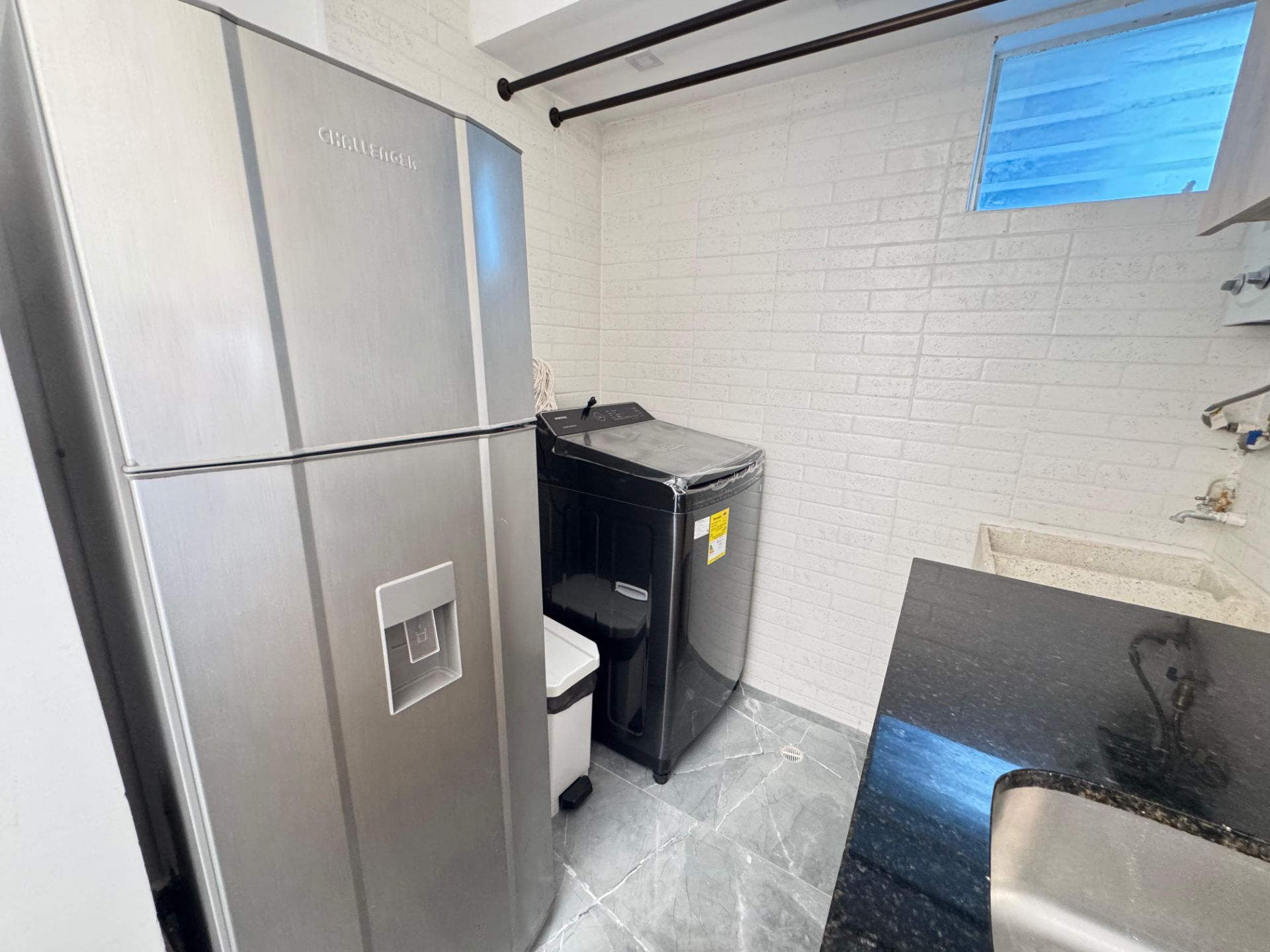 hermoso apartaestudio amoblado en av centenario  (62).jpg