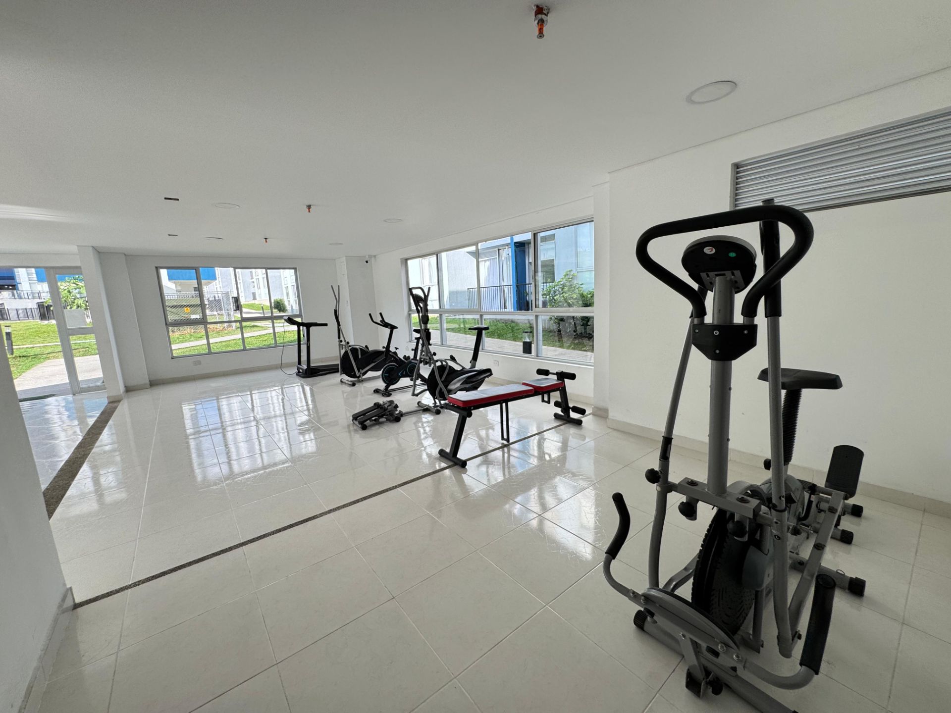 hermoso apartaestudio amoblado en av centenario  (74).jpg