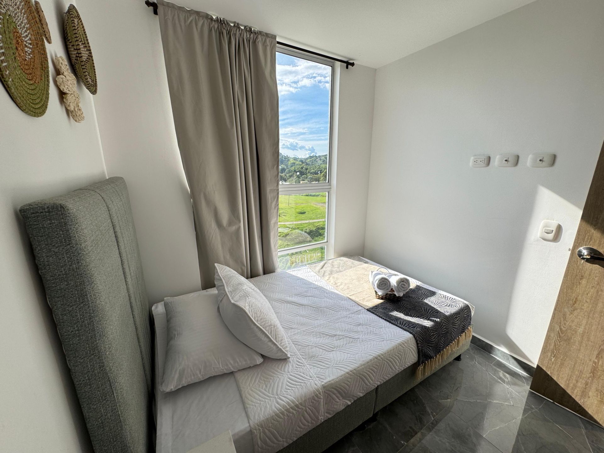 hermoso apartaestudio amoblado en av centenario  (32).jpg