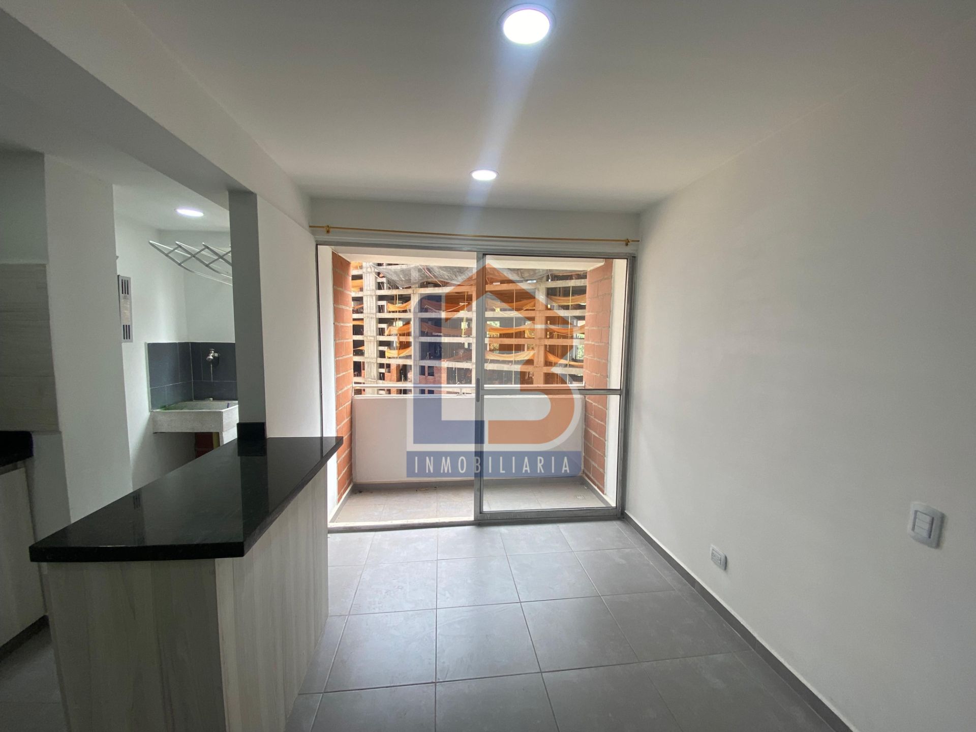 SE VENDE APTO EN ITAGUI (9).jpg